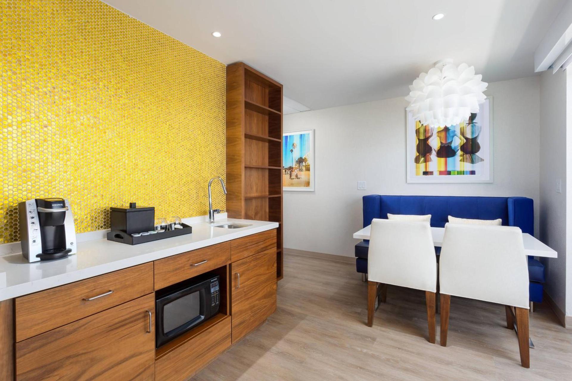 Courtyard by Marriott Santa Monica photo 28