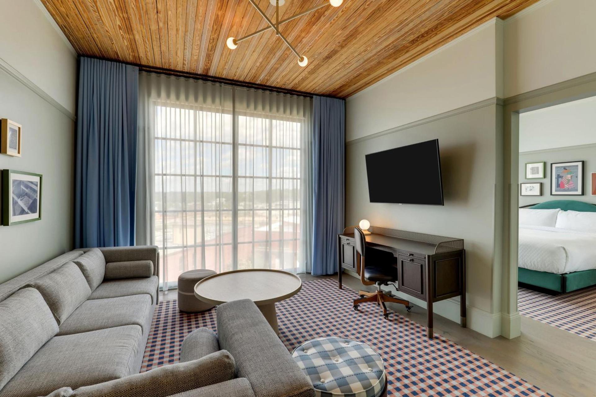 Trilogy Hotel Montgomery, Autograph Collection photo 25