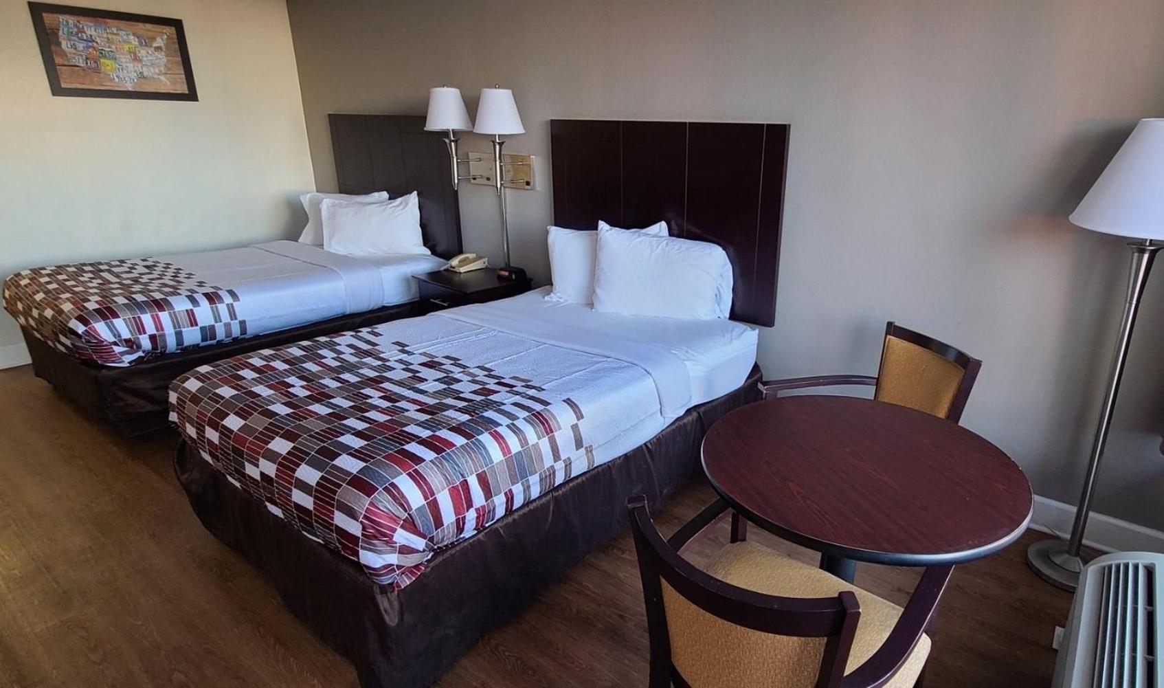 Red Roof Inn Tifton photo 18