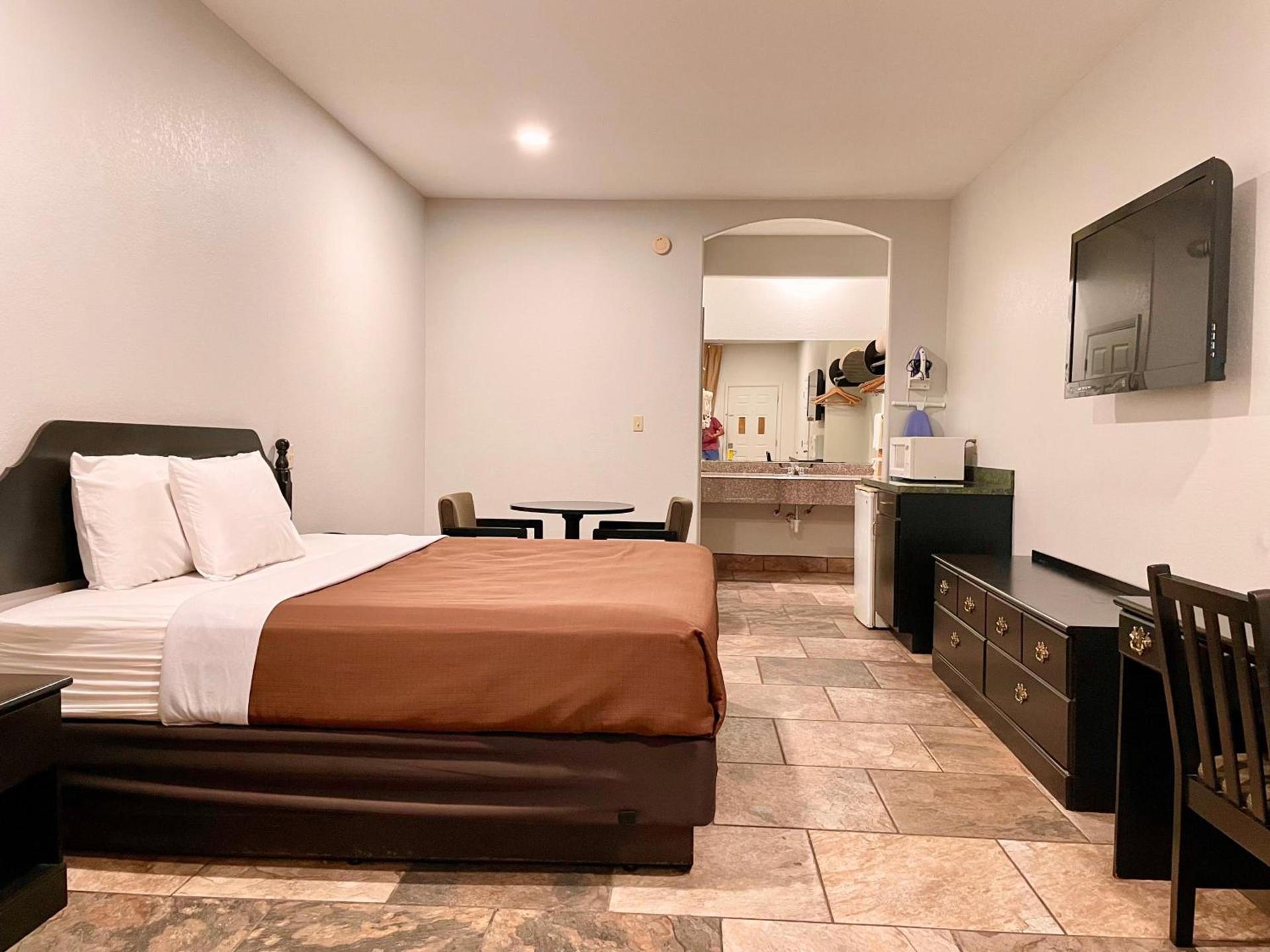 Texas Inn La Feria photo 14