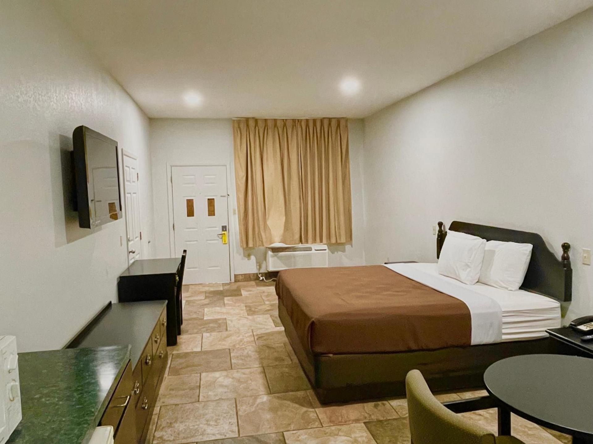 Texas Inn La Feria photo 11