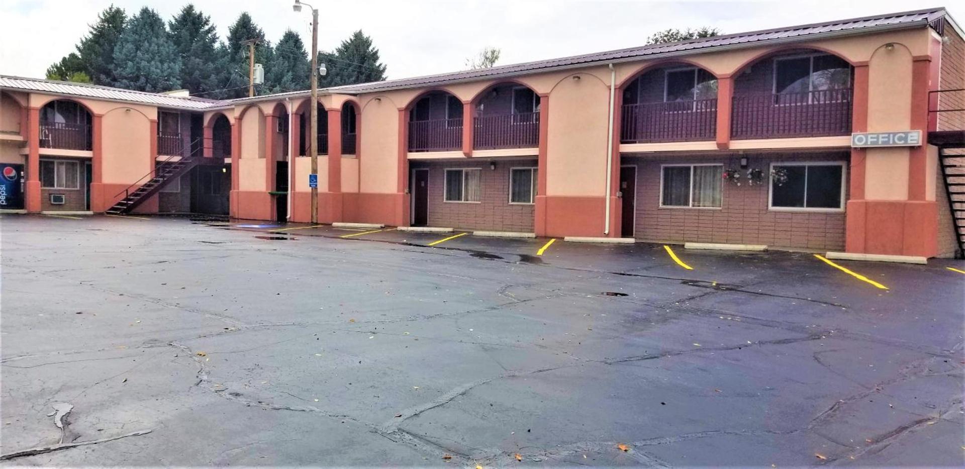 Town House Motor Inn — hotel in Worland