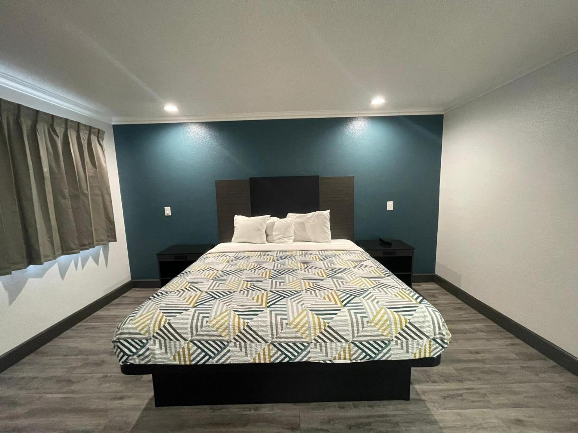 Studio 6 Suites San Bernardino, CA photo 38
