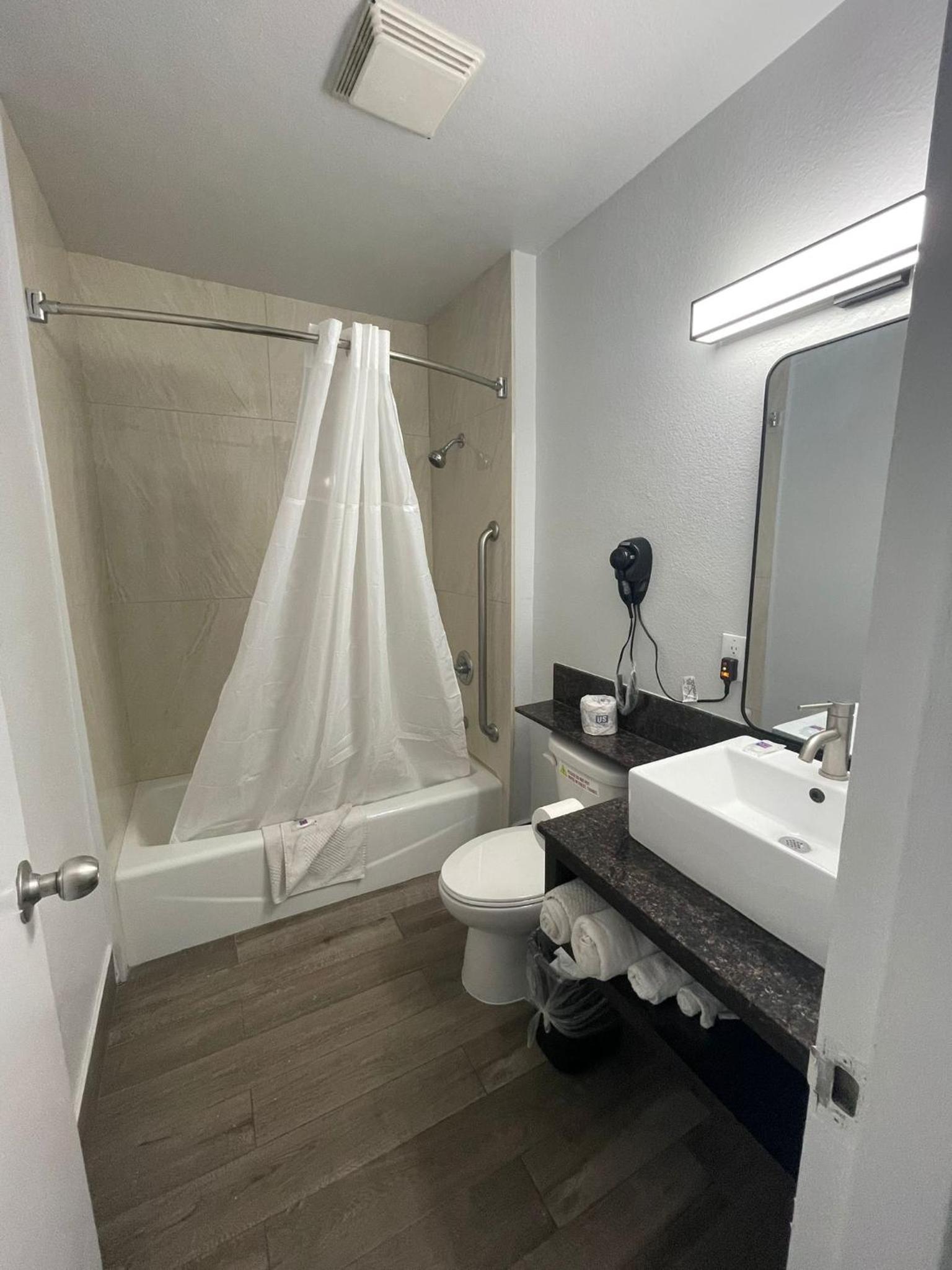 Studio 6 Suites San Bernardino, CA photo 44