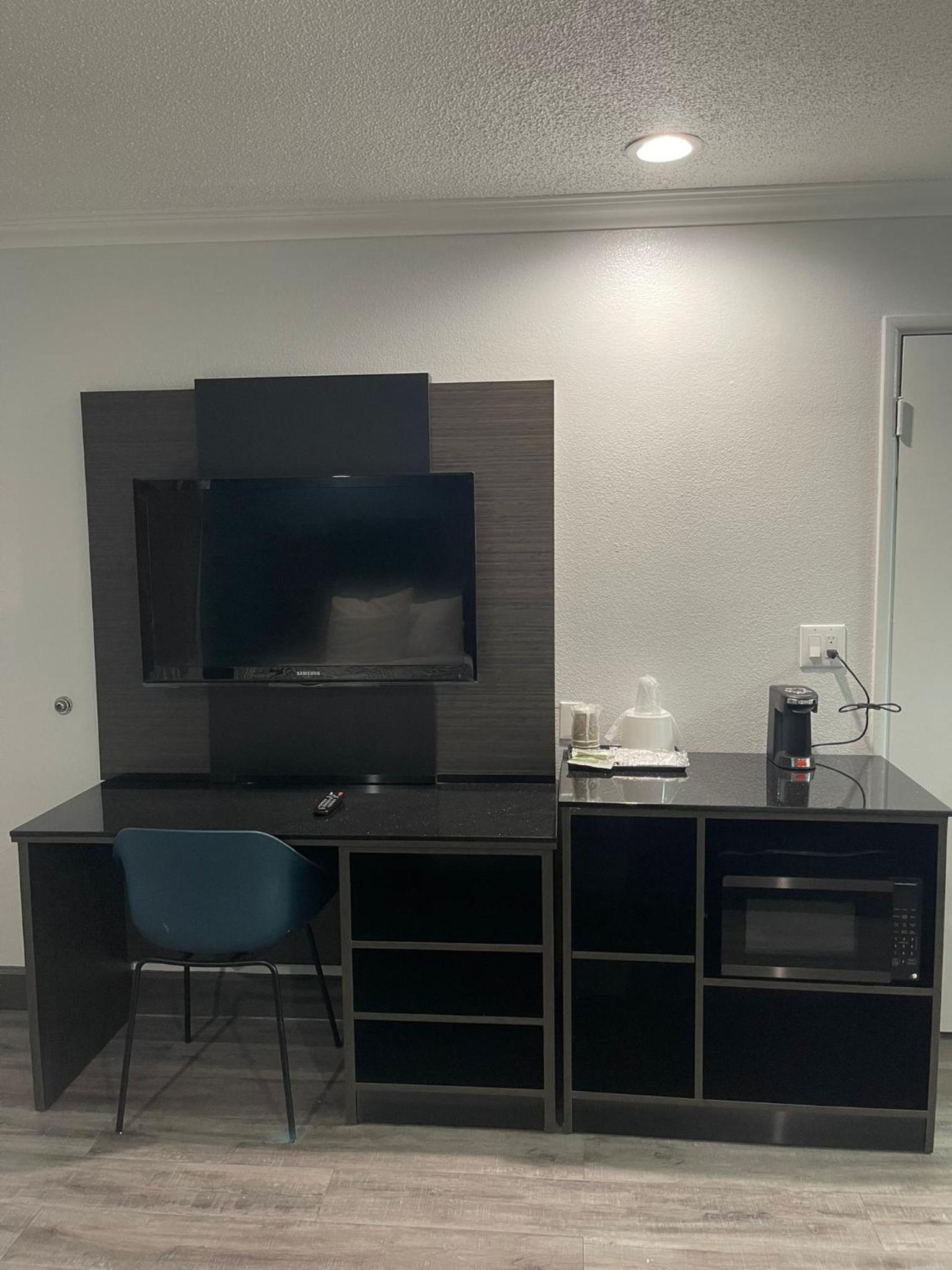 Studio 6 Suites San Bernardino, CA photo 2