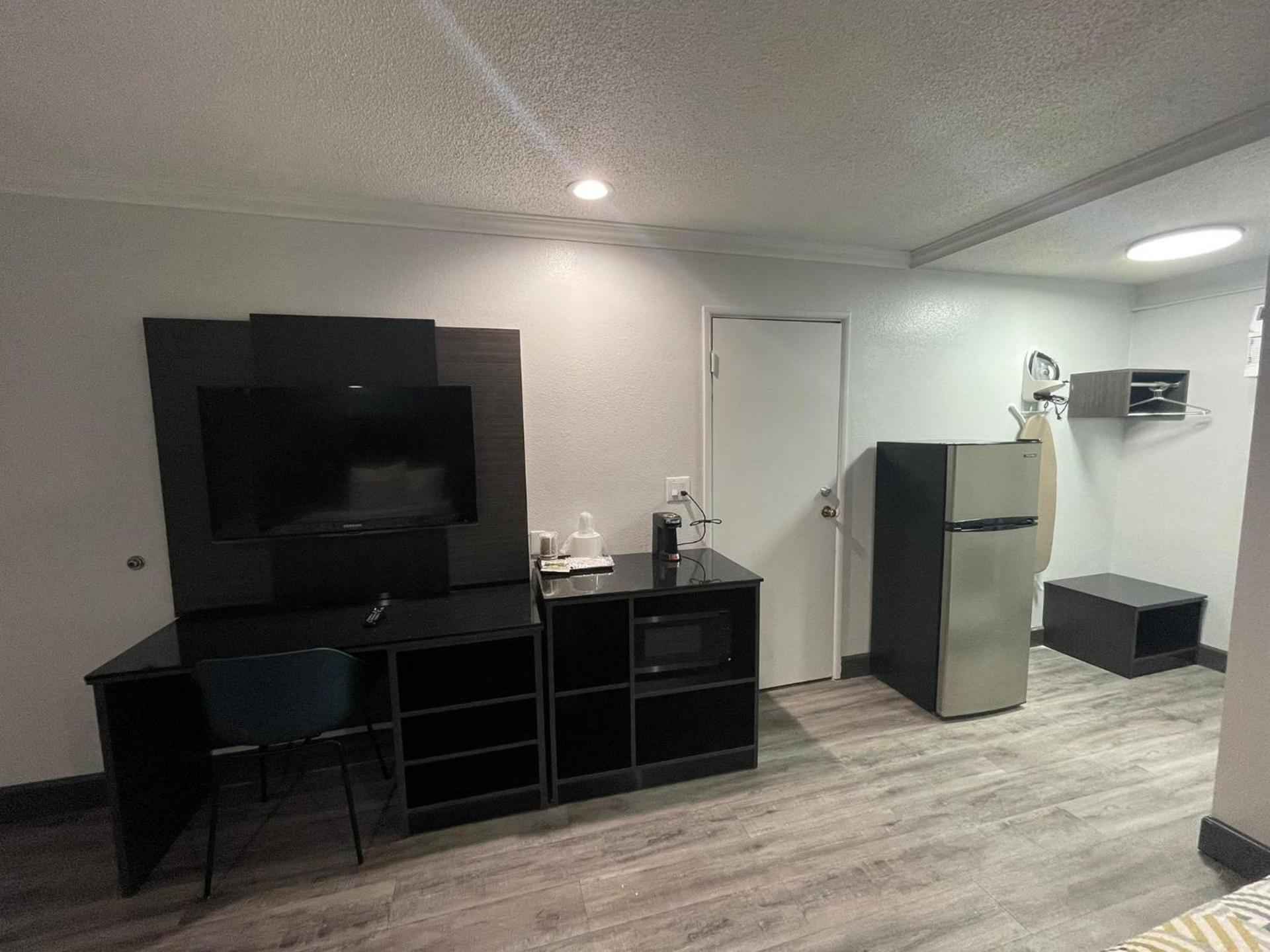 Studio 6 Suites San Bernardino, CA photo 9