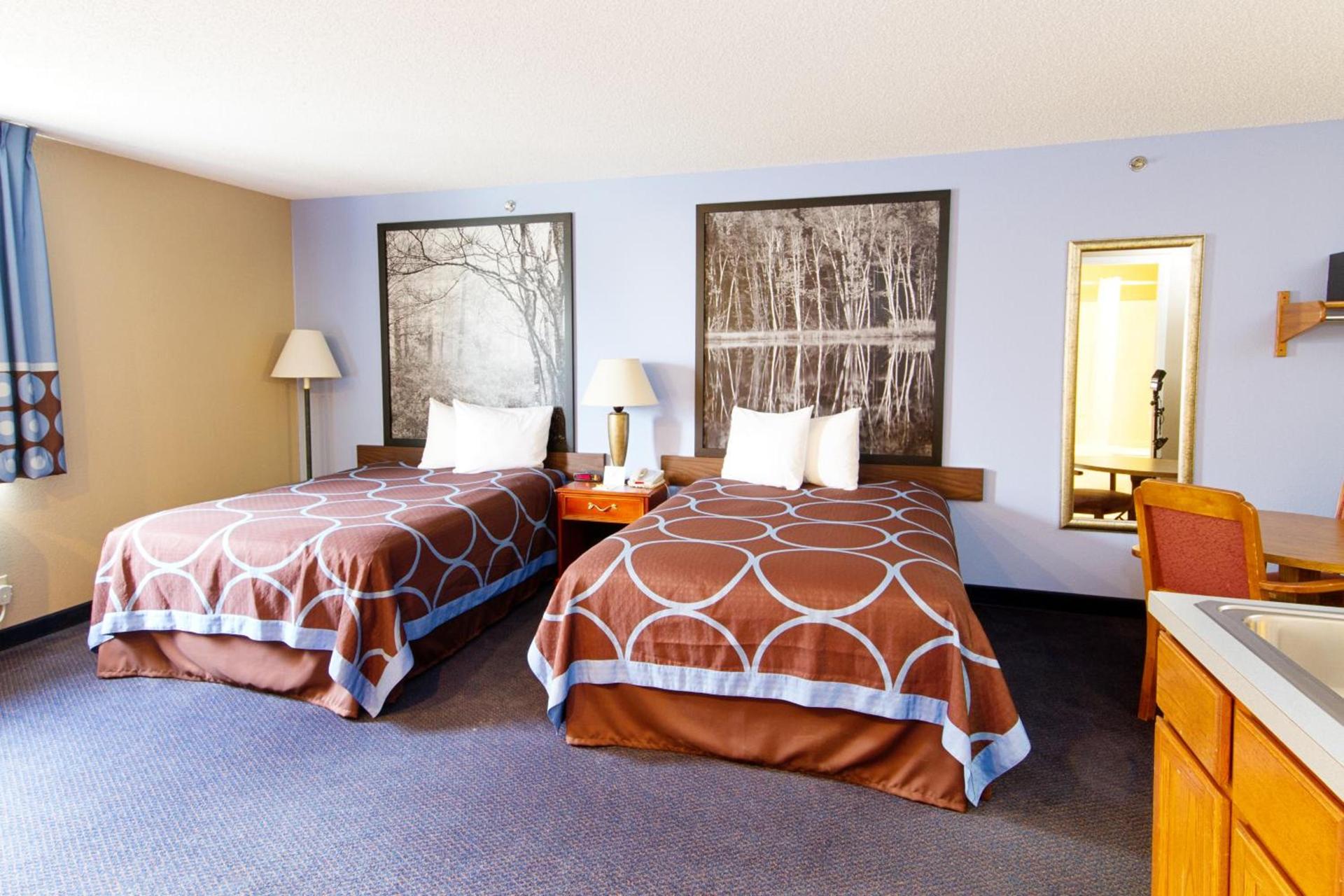 Super 8 by Wyndham Adrian photo 36