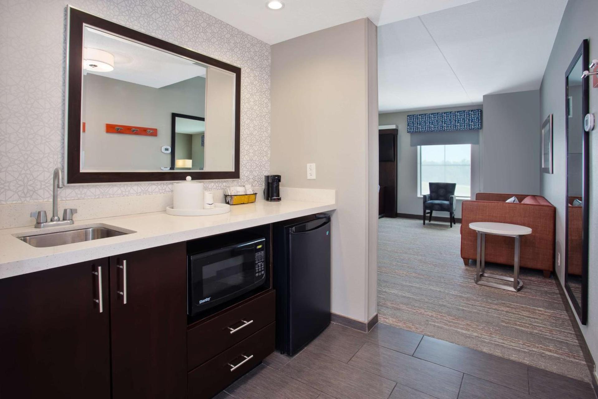 Hampton Inn & Suites Columbia/Southeast-Fort Jackson photo 14