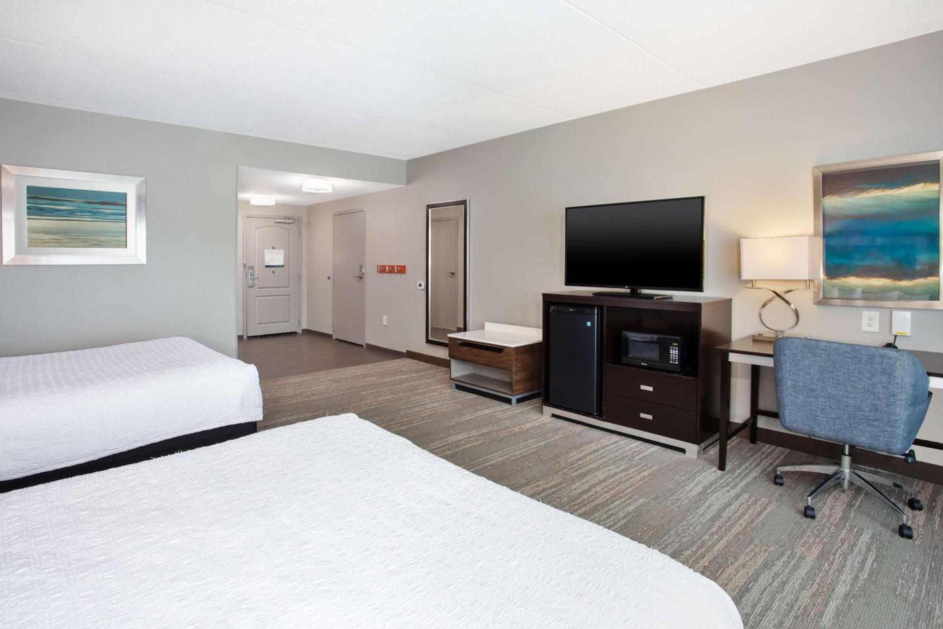 Hampton Inn & Suites Columbia/Southeast-Fort Jackson photo 25