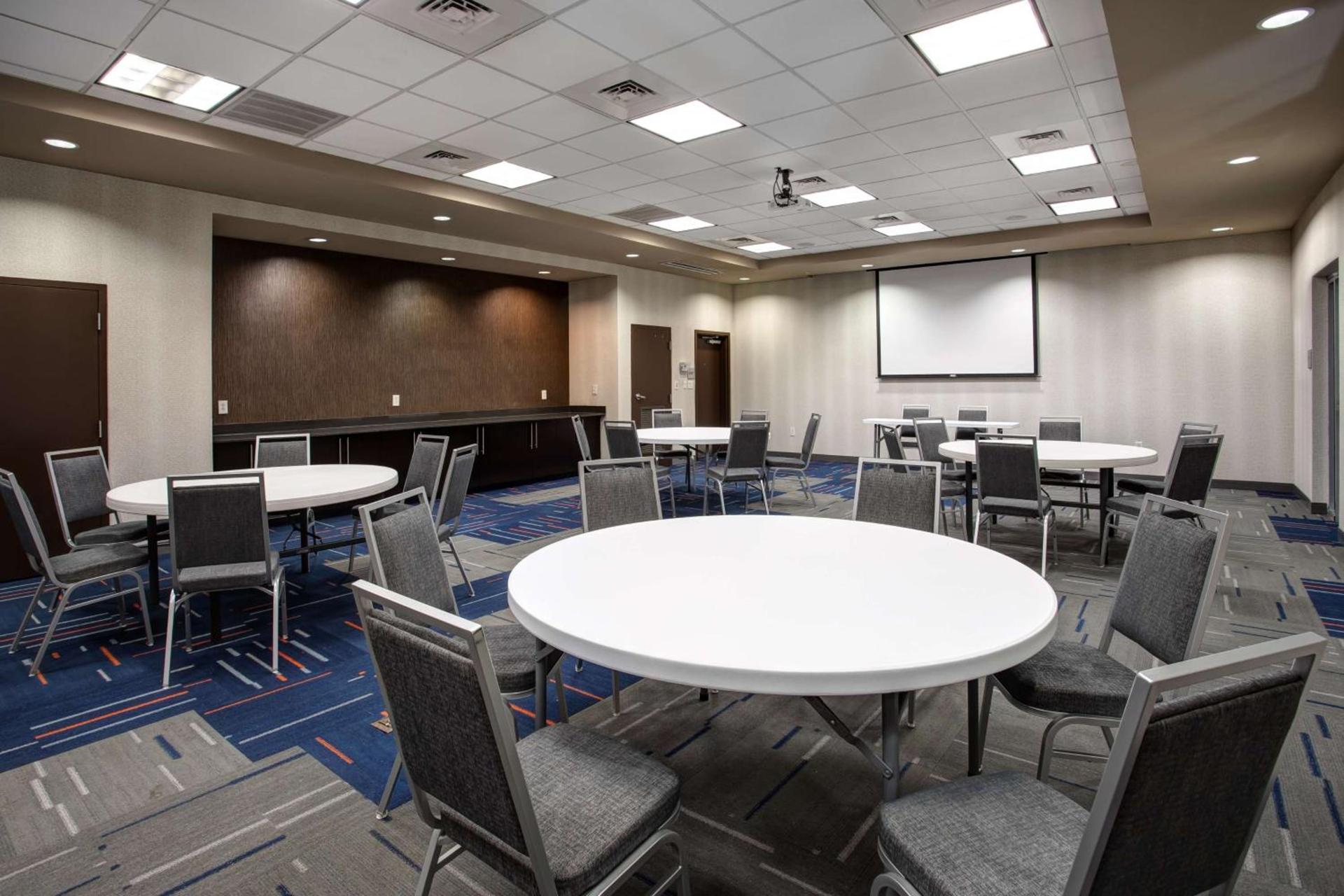 Hampton Inn & Suites Columbia/Southeast-Fort Jackson photo 28
