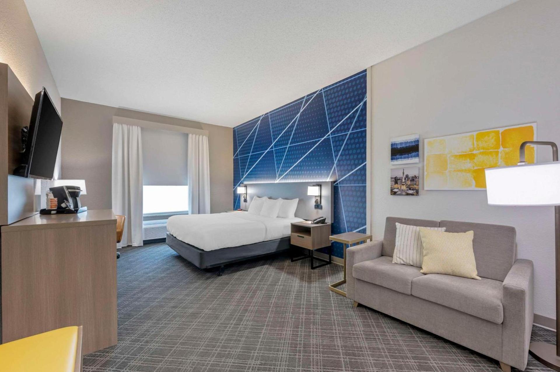 Comfort Suites West Indianapolis - Brownsburg photo 17
