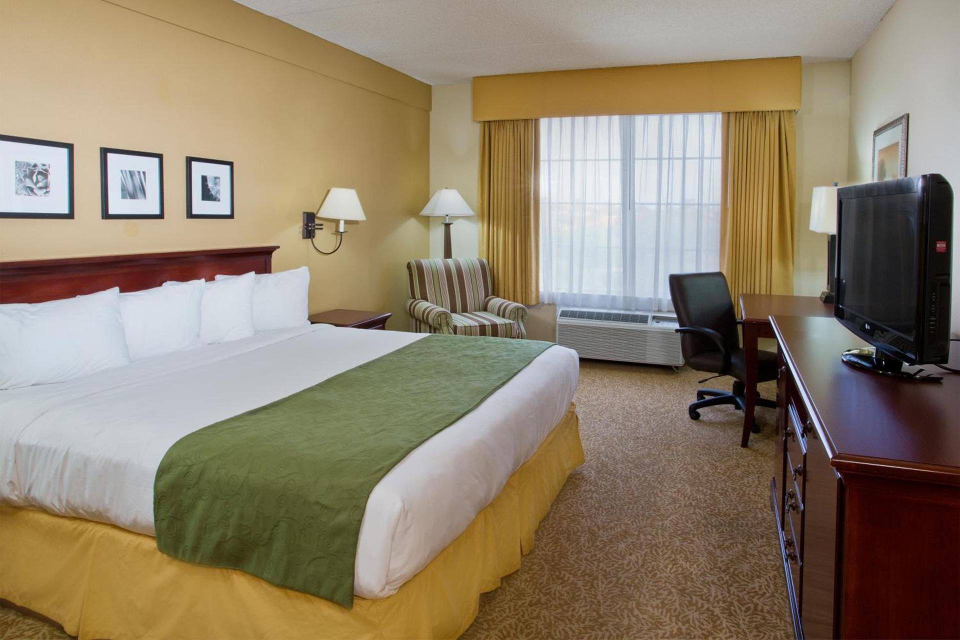 Country Inn & Suites by Radisson, Mesa, AZ photo 42