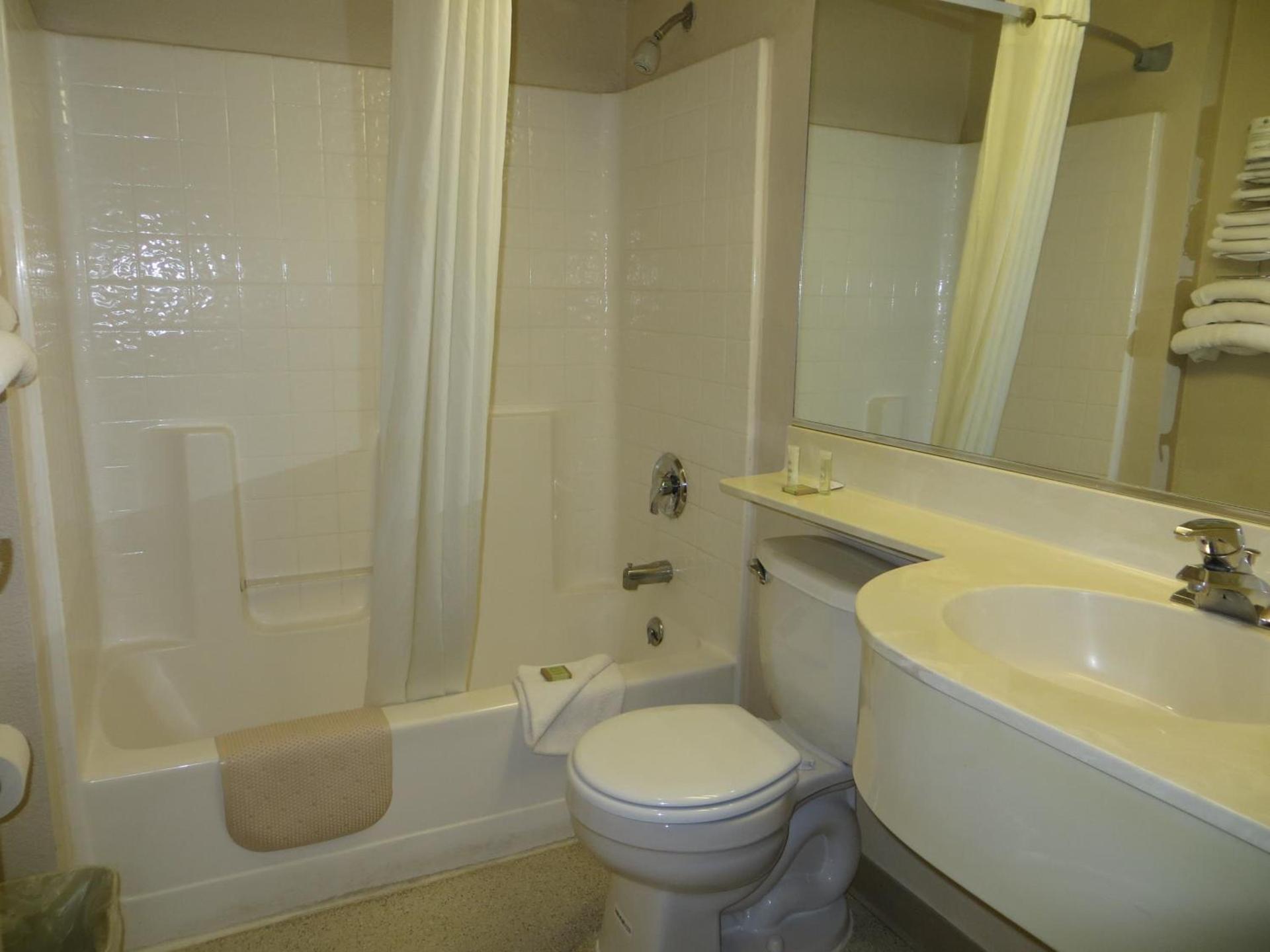 SureStay by Best Western Sacramento South Natomas photo 17