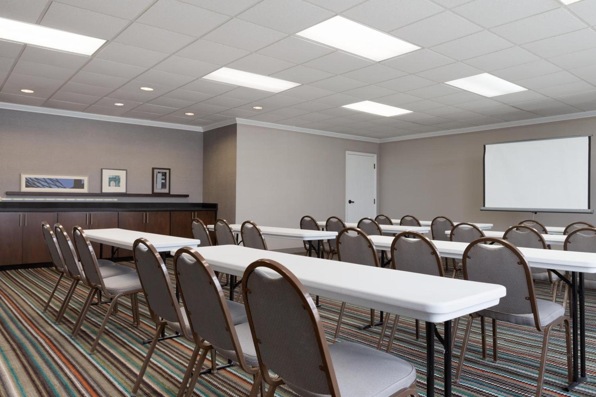 Country Inn & Suites by Radisson, Jackson, TN photo 18