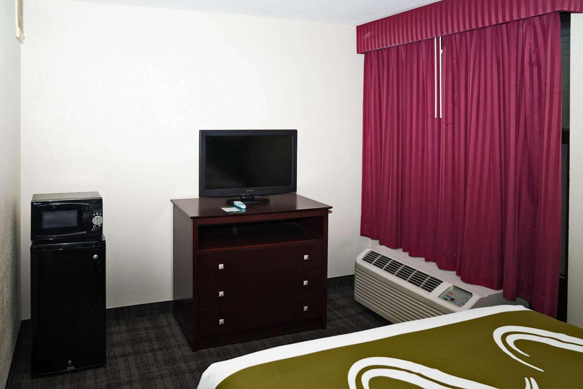 Quality Inn Seymour I-65 photo 15