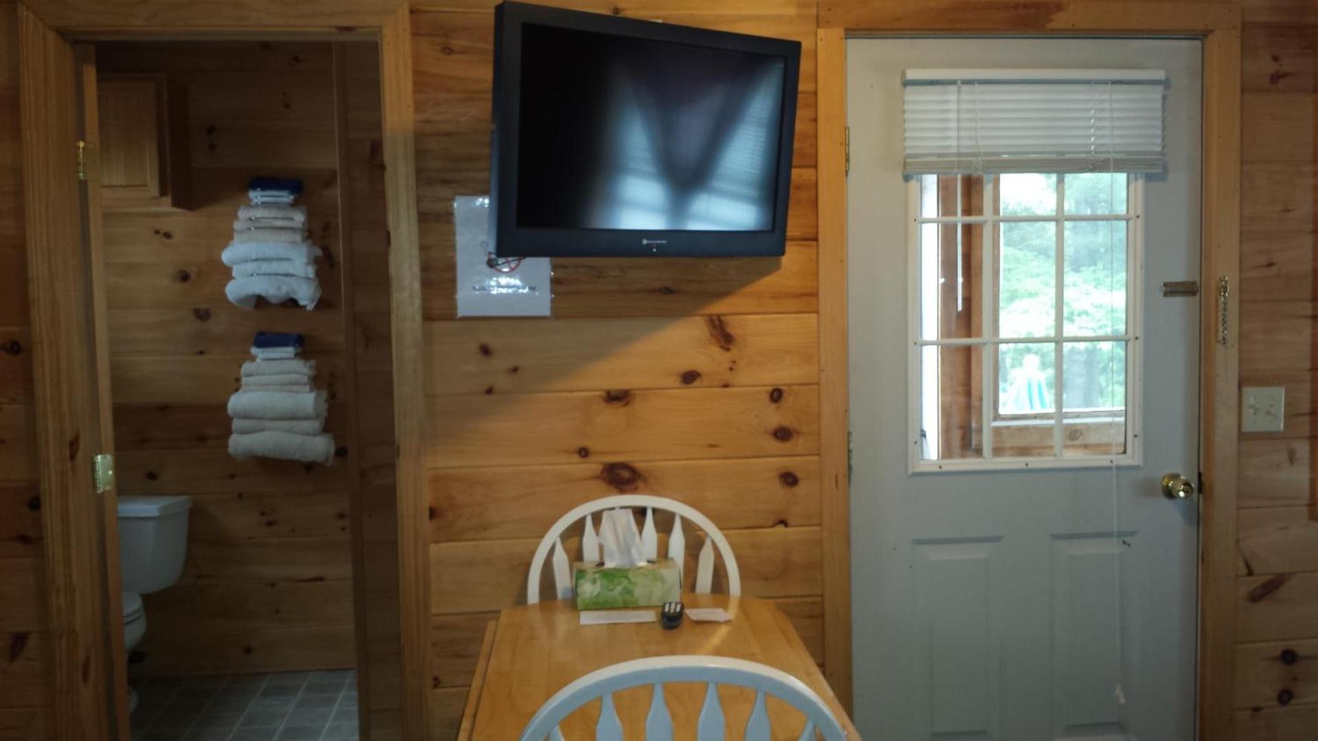 Weirs Beach Motel & Cottages photo 12