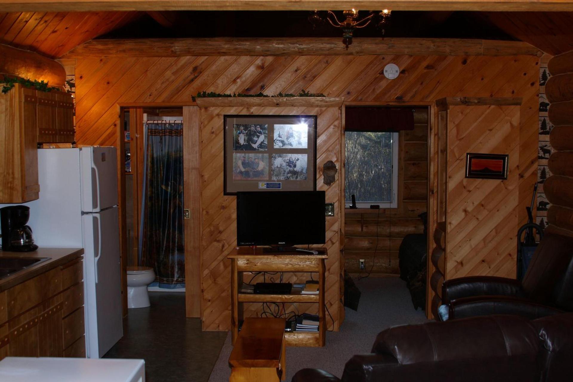 Moose Cabin photo 11