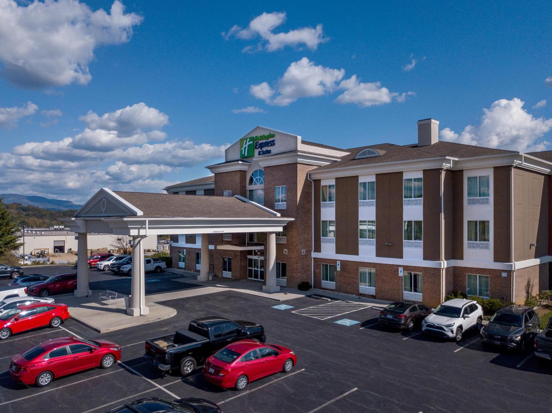 Holiday Inn Express & Suites Lebanon by IHG photo 1