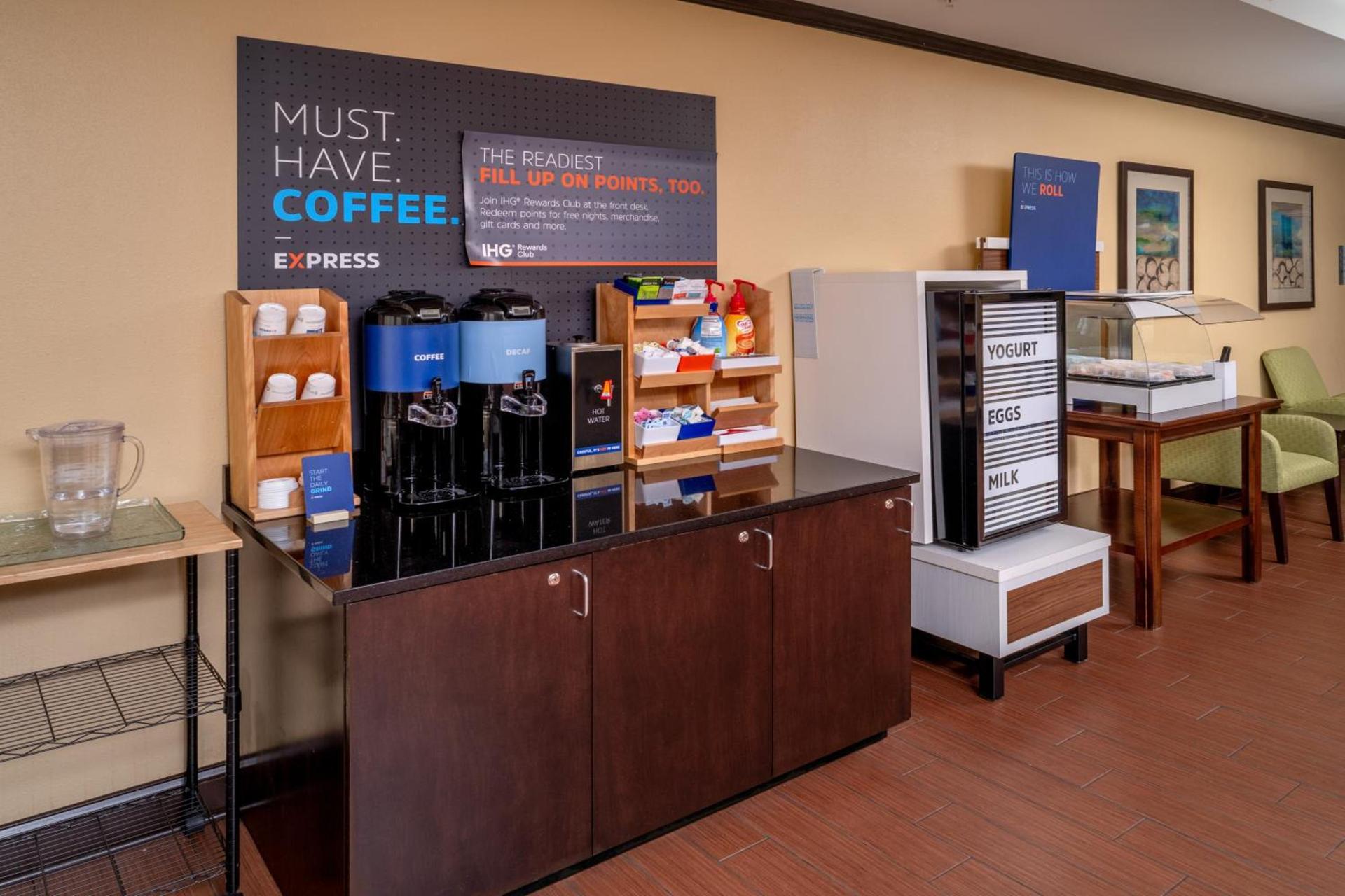Holiday Inn Express & Suites Lebanon by IHG photo 17