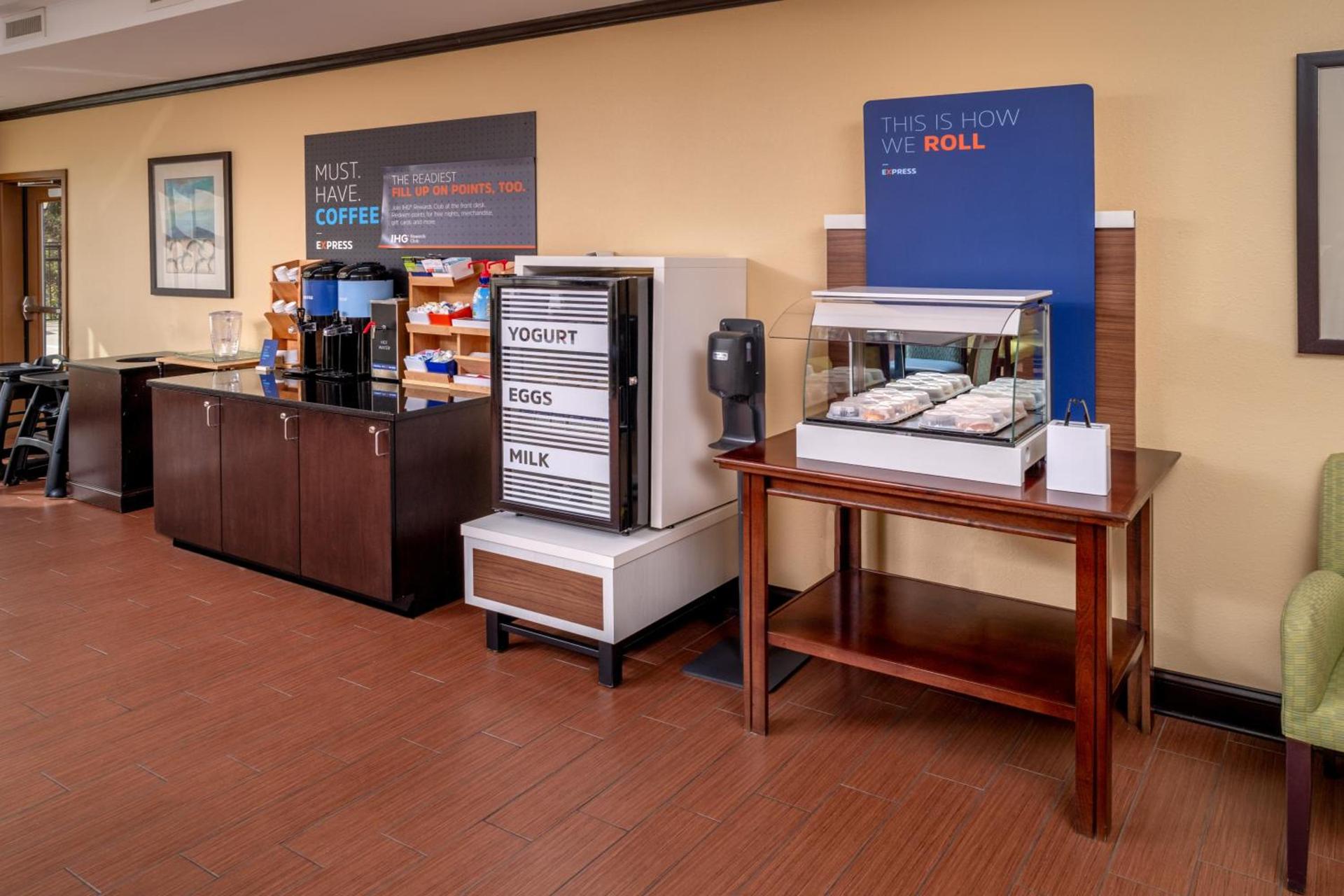 Holiday Inn Express & Suites Lebanon by IHG photo 18