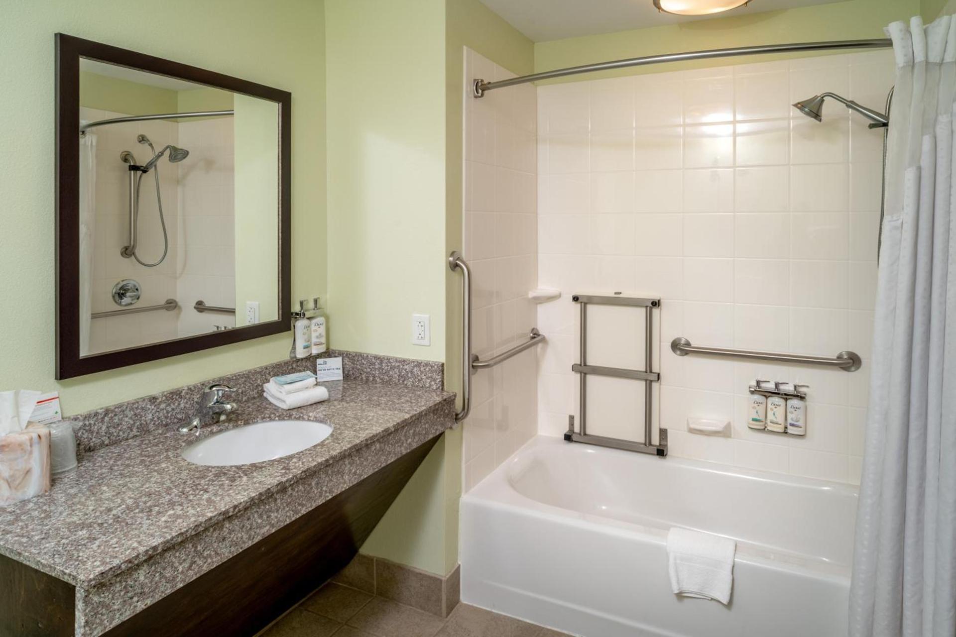 Holiday Inn Express & Suites Lebanon by IHG photo 22