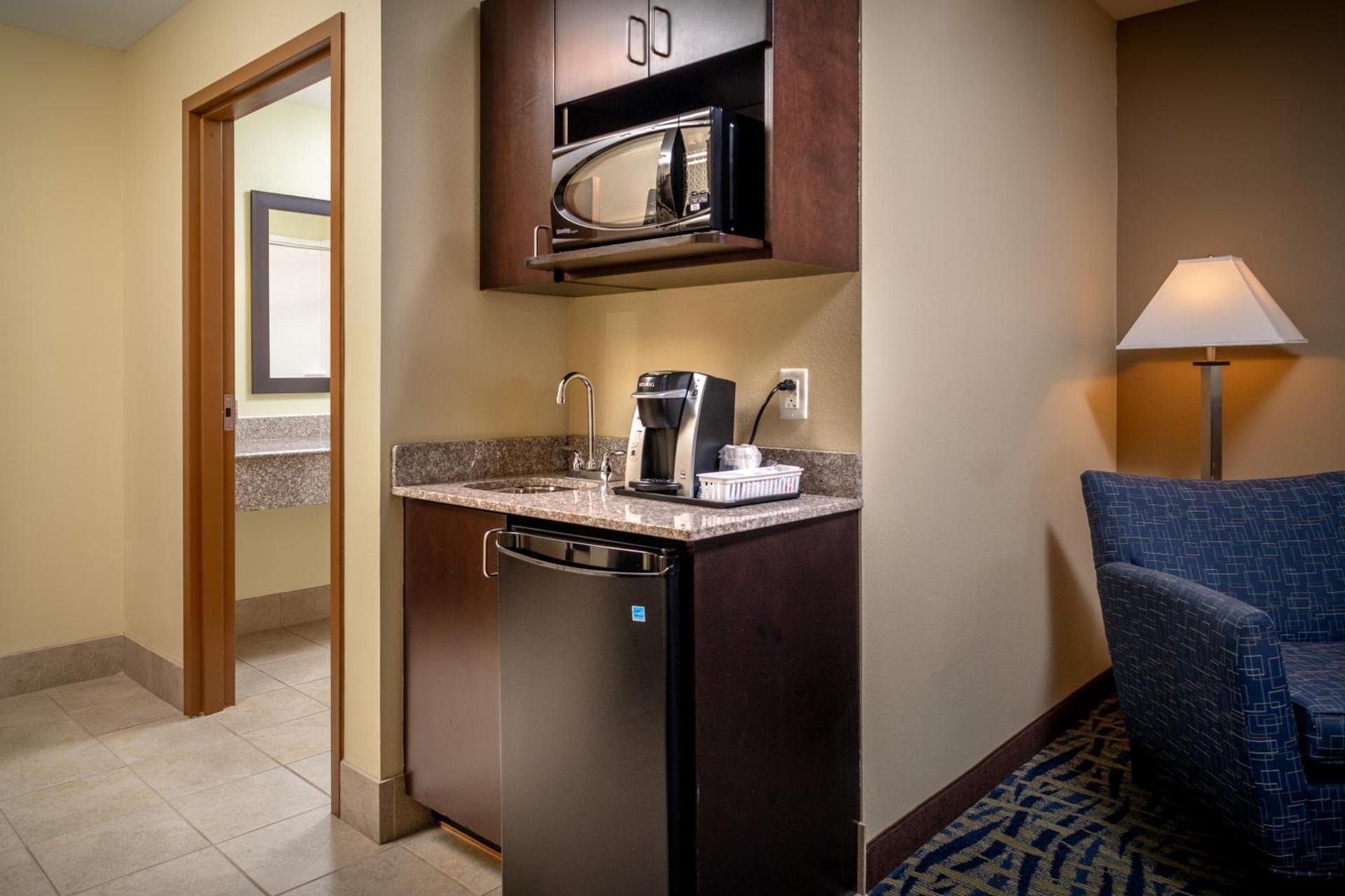 Holiday Inn Express & Suites Lebanon by IHG photo 46
