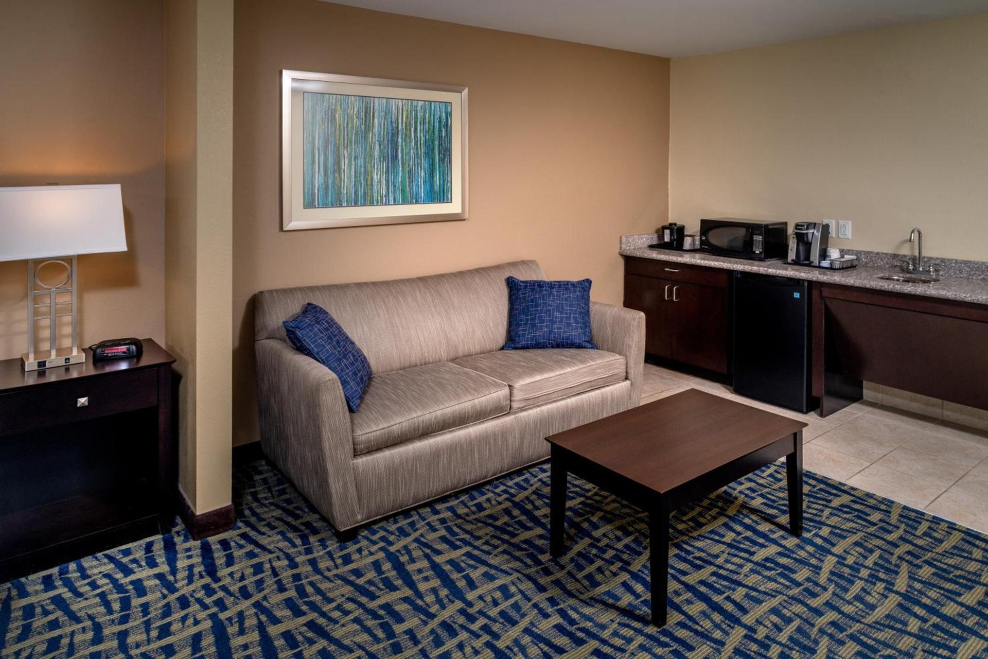 Holiday Inn Express & Suites Lebanon by IHG photo 42