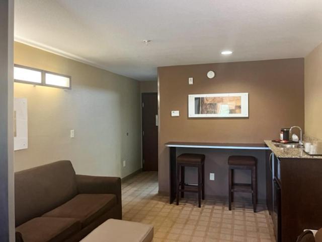 Studio 6 Suites Breaux Bridge, LA photo 46
