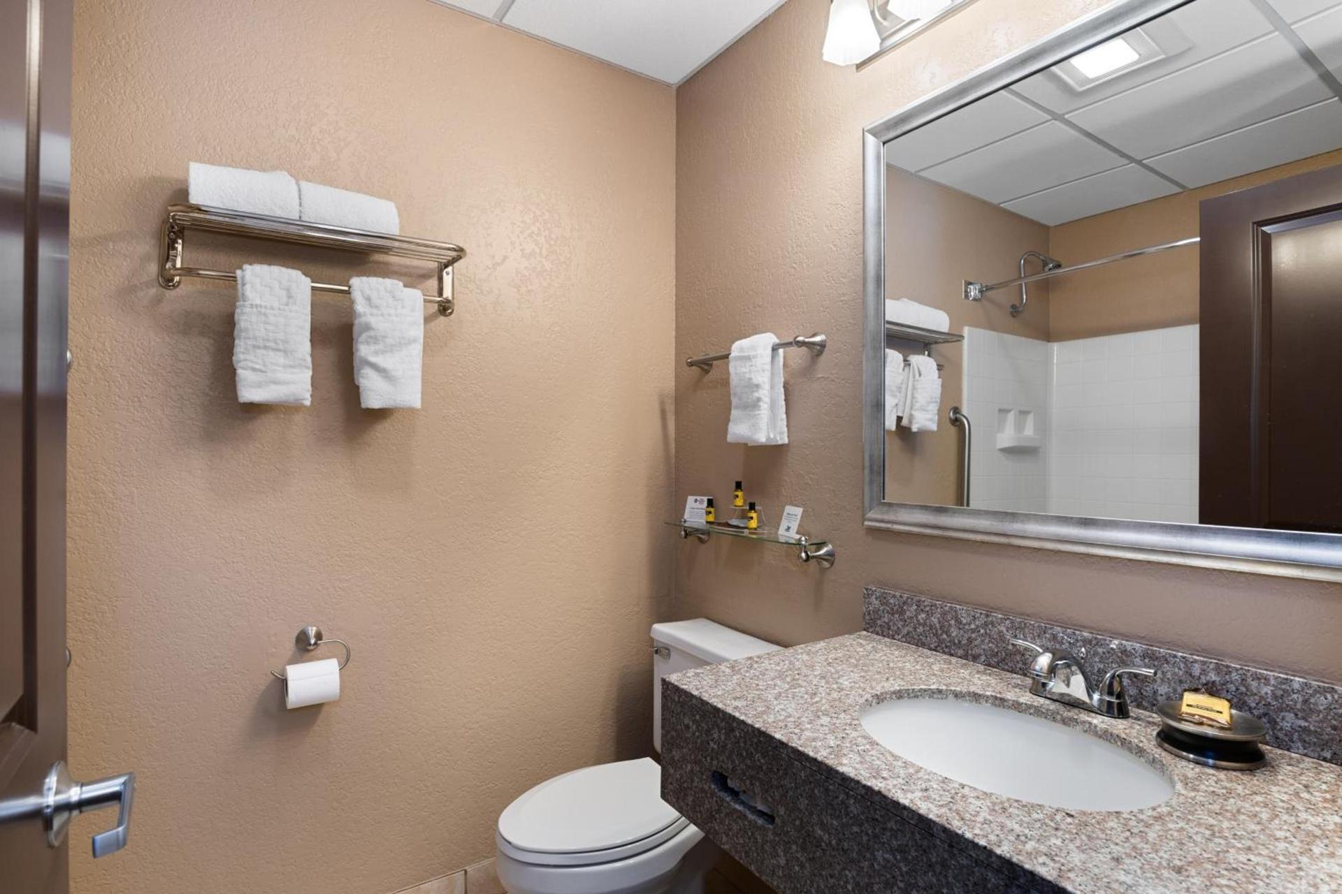 Antioch Hotel & Suites photo 6