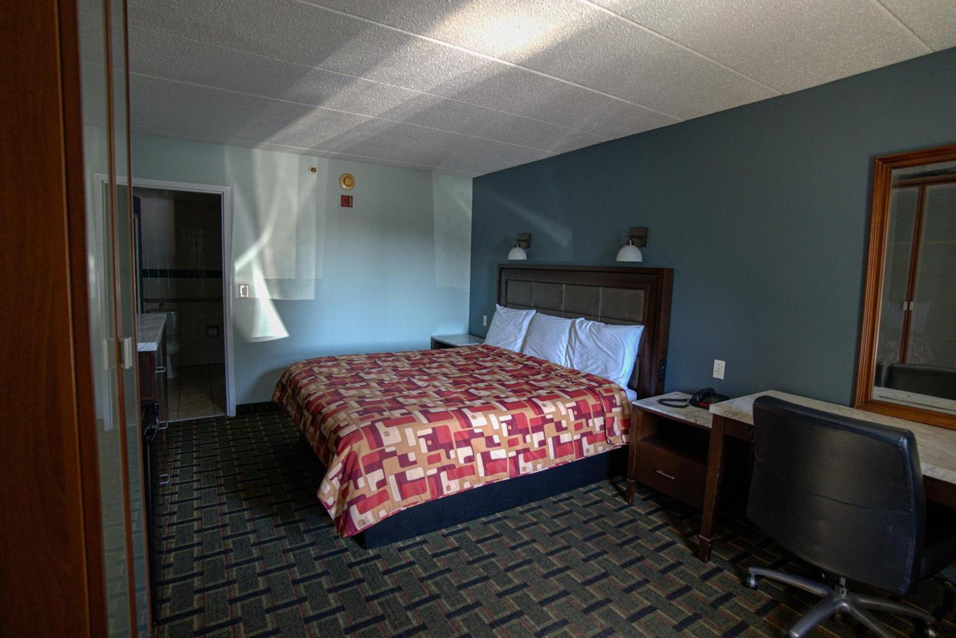 Excel Inn & Suites photo 5