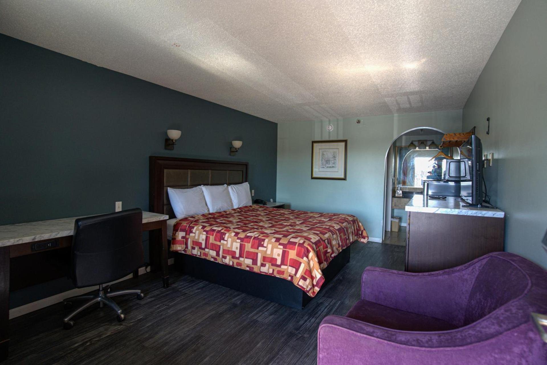 Excel Inn & Suites photo 9