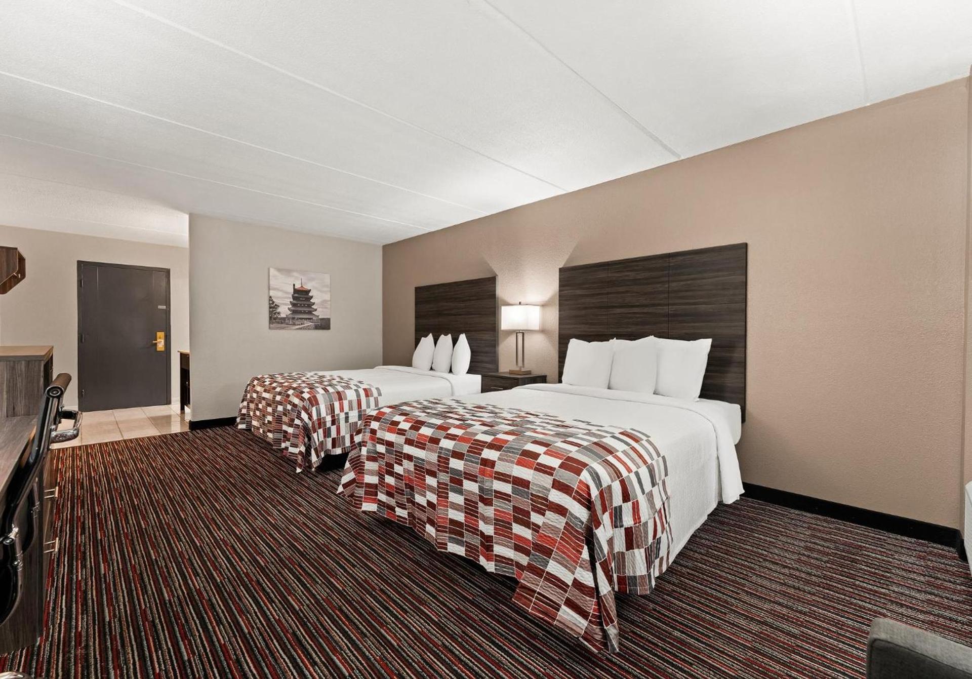 Red Roof Inn Reading photo 27