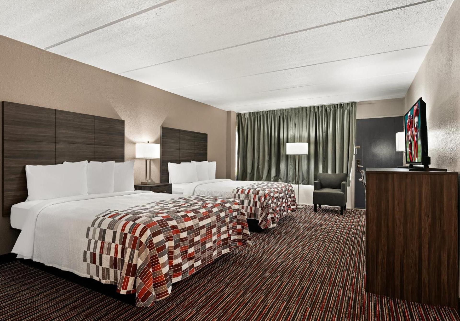 Red Roof Inn Reading photo 28