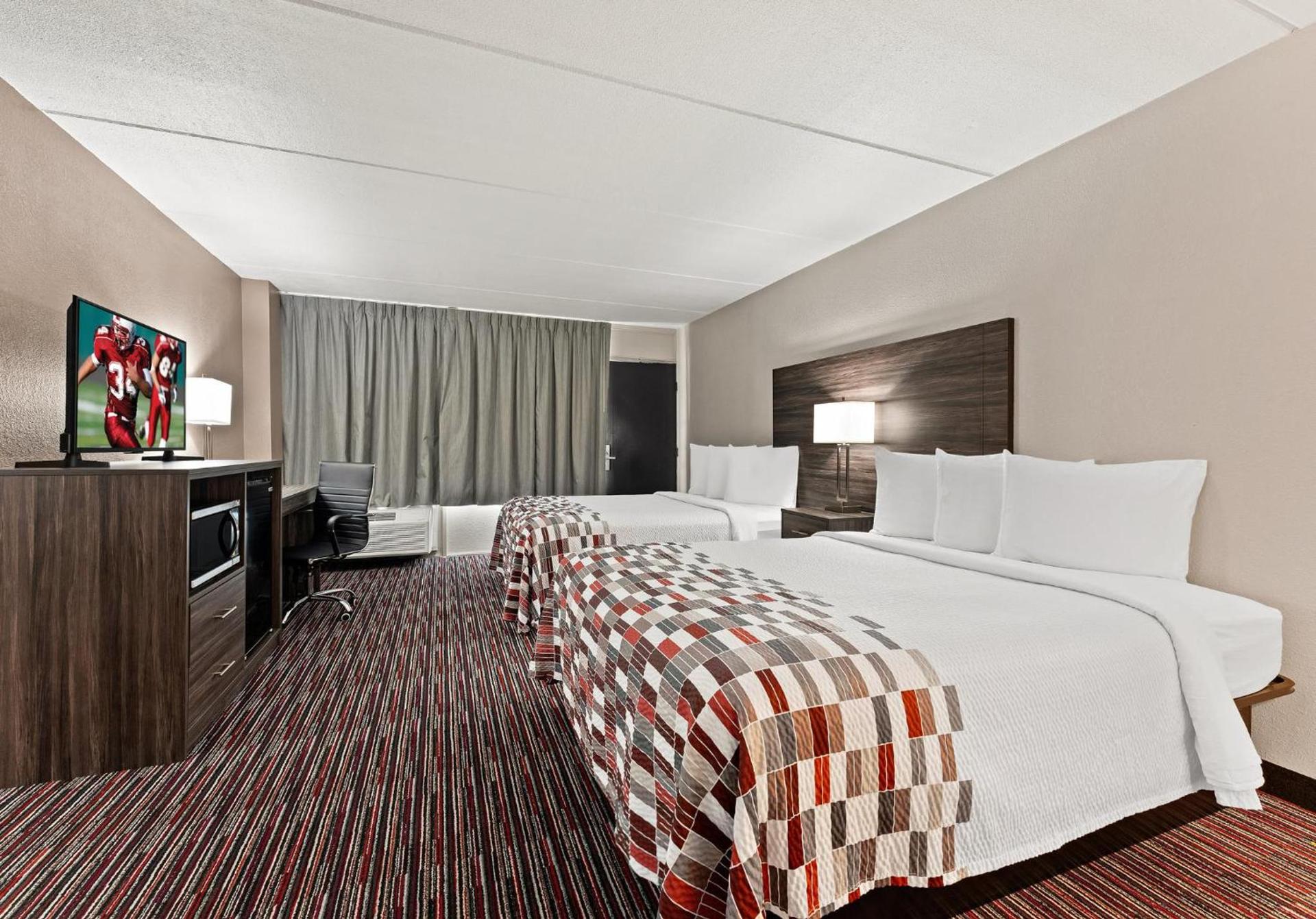 Red Roof Inn Reading photo 30