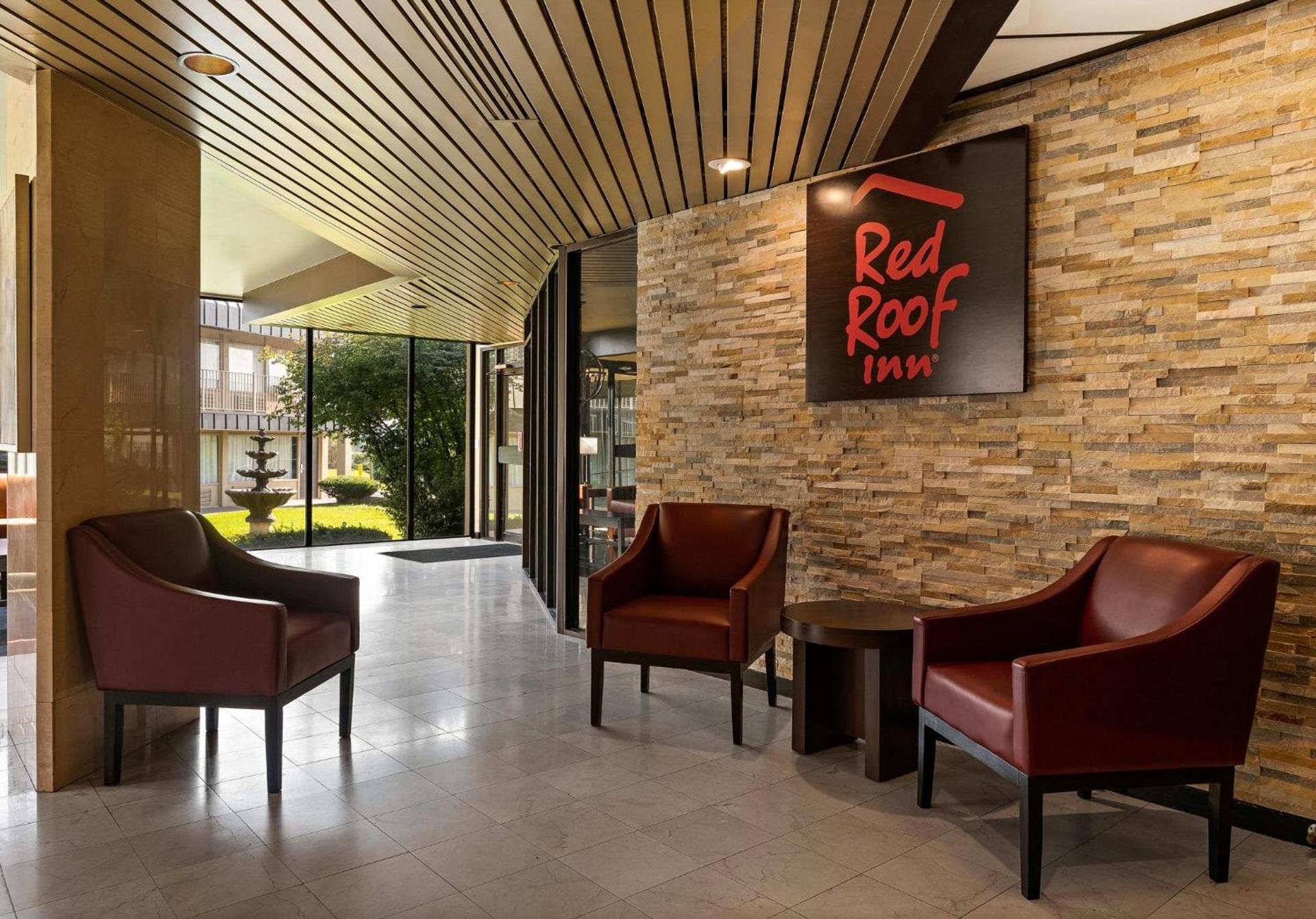 Red Roof Inn Reading photo 15