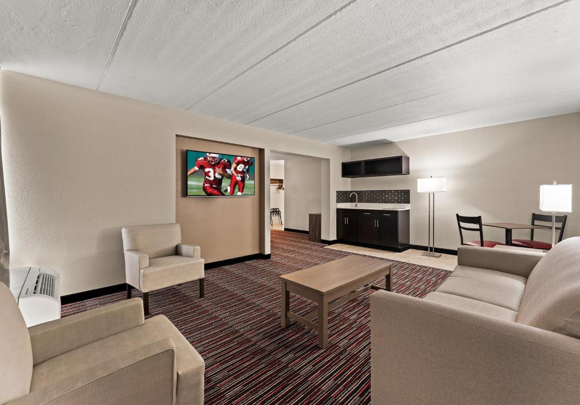 Red Roof Inn Reading photo 34