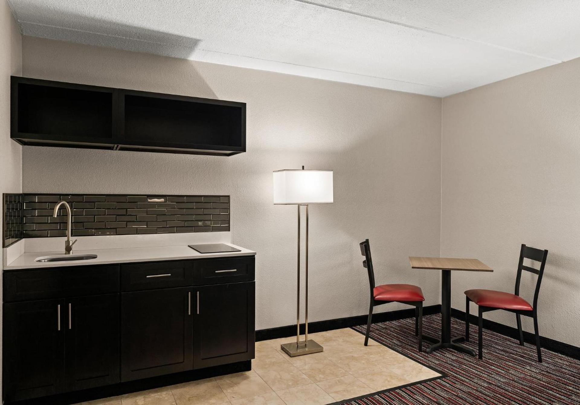 Red Roof Inn Reading photo 35