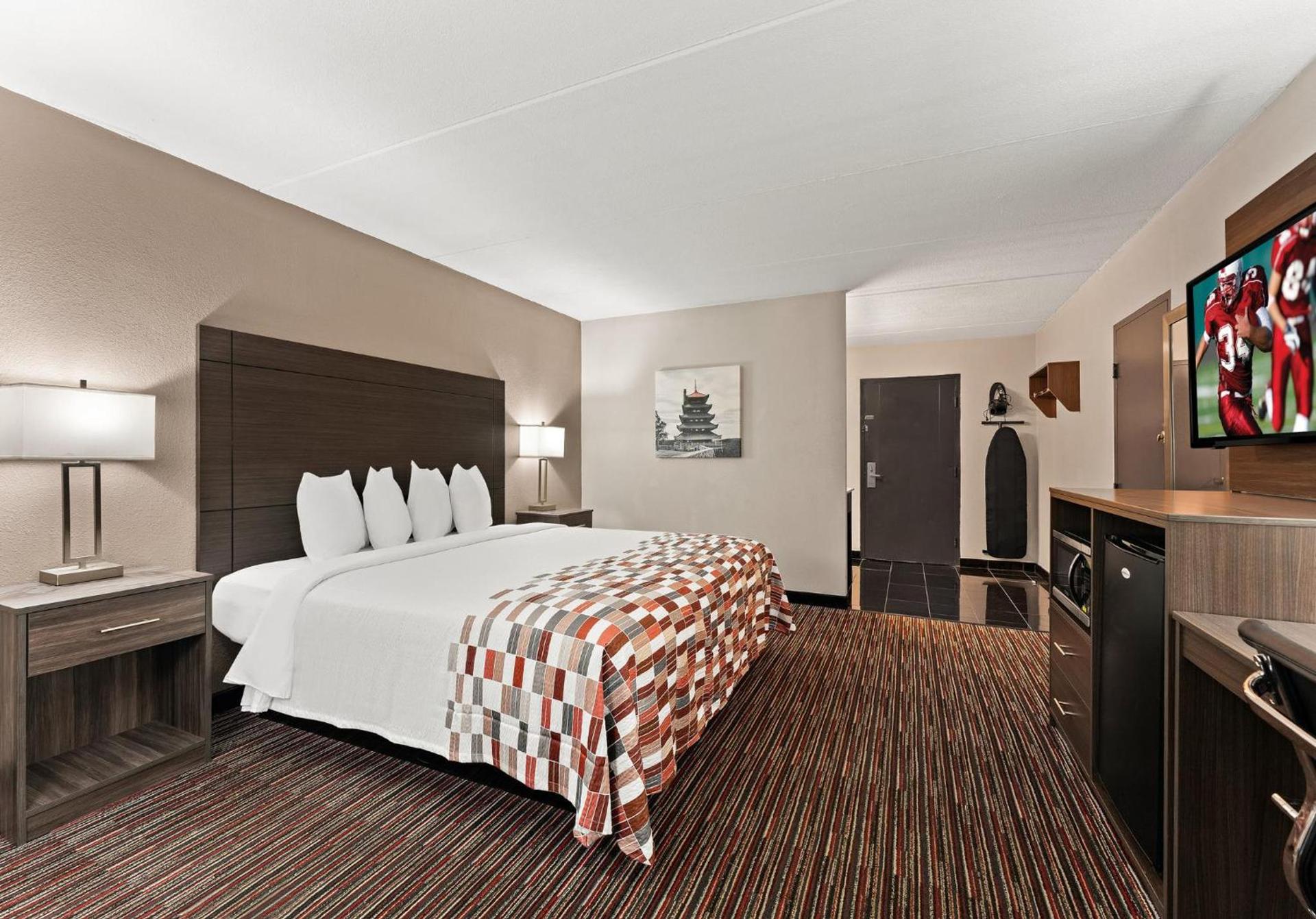 Red Roof Inn Reading photo 24