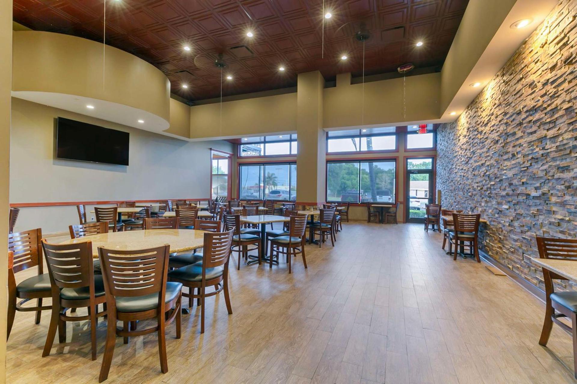 Best Western Plus Westbank photo 57