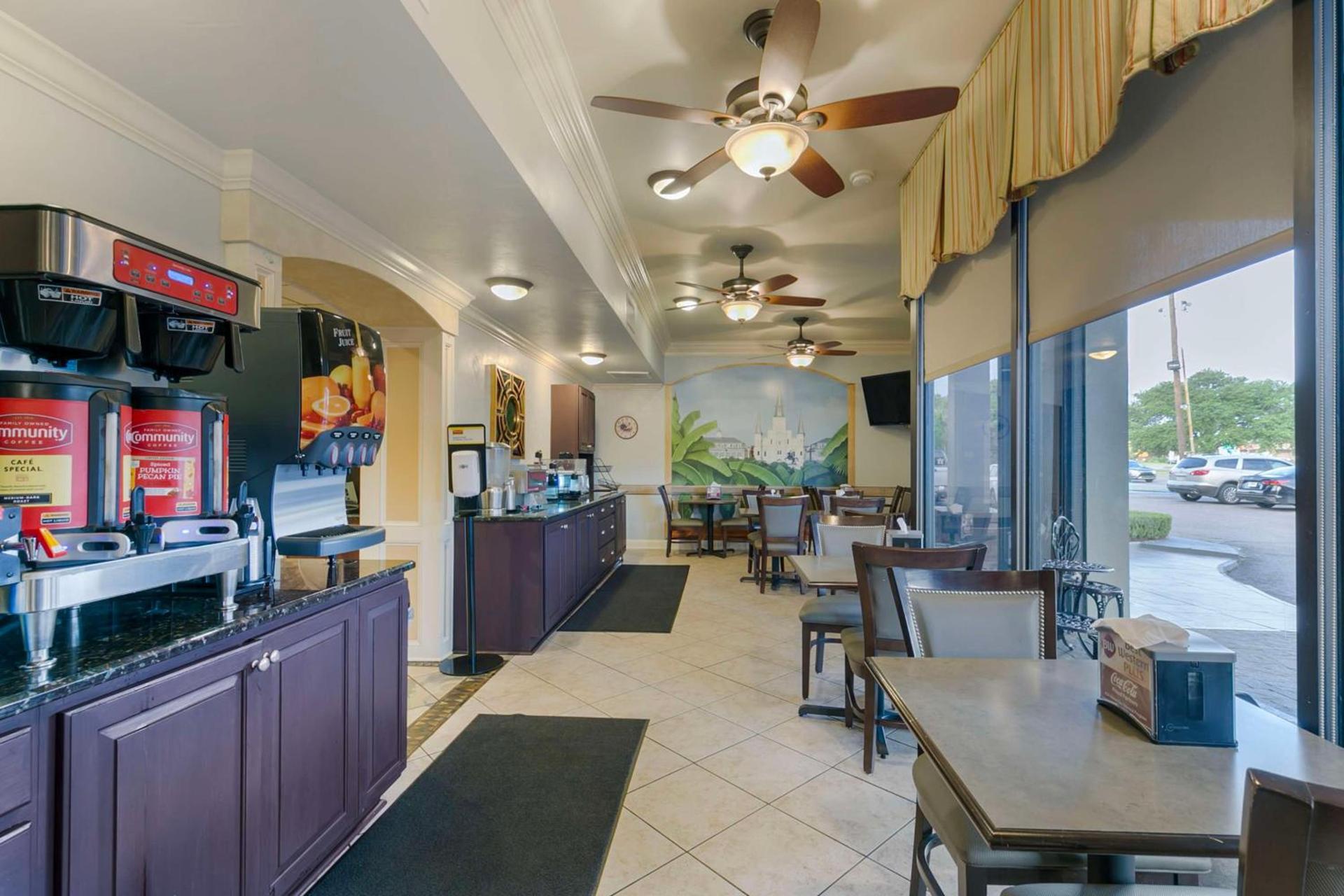 Best Western Plus Westbank photo 44