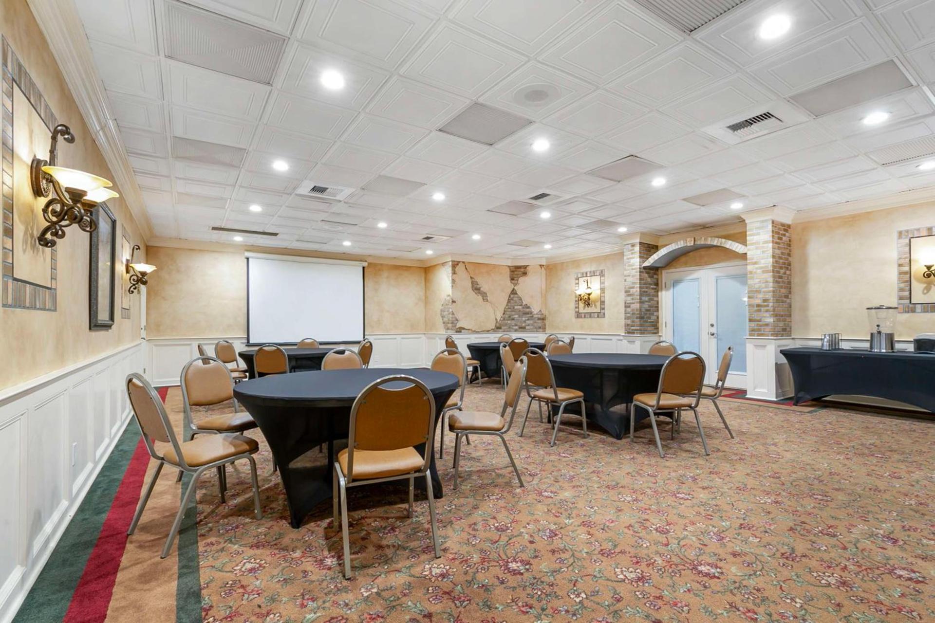 Best Western Plus Westbank photo 11