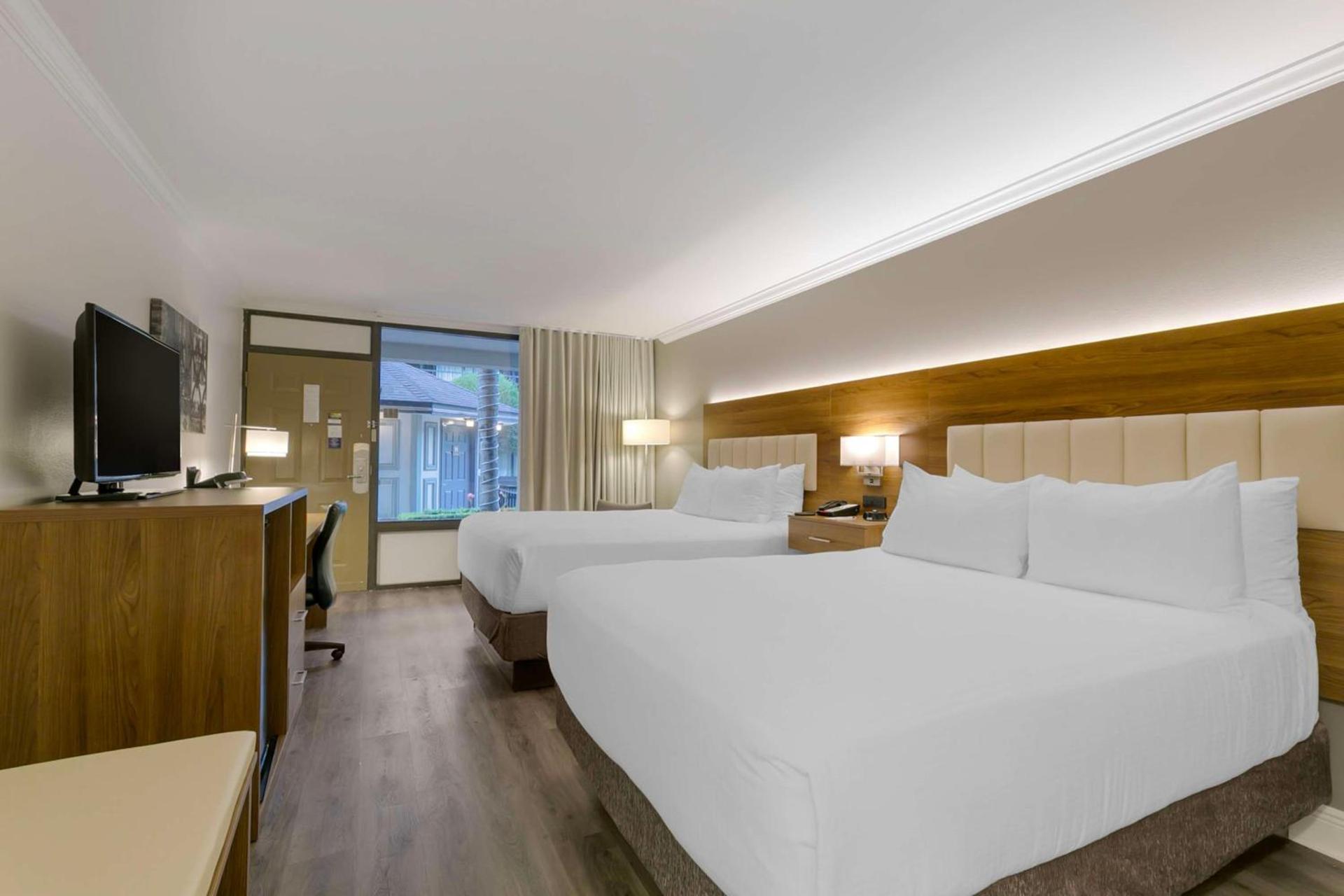 Best Western Plus Westbank photo 17