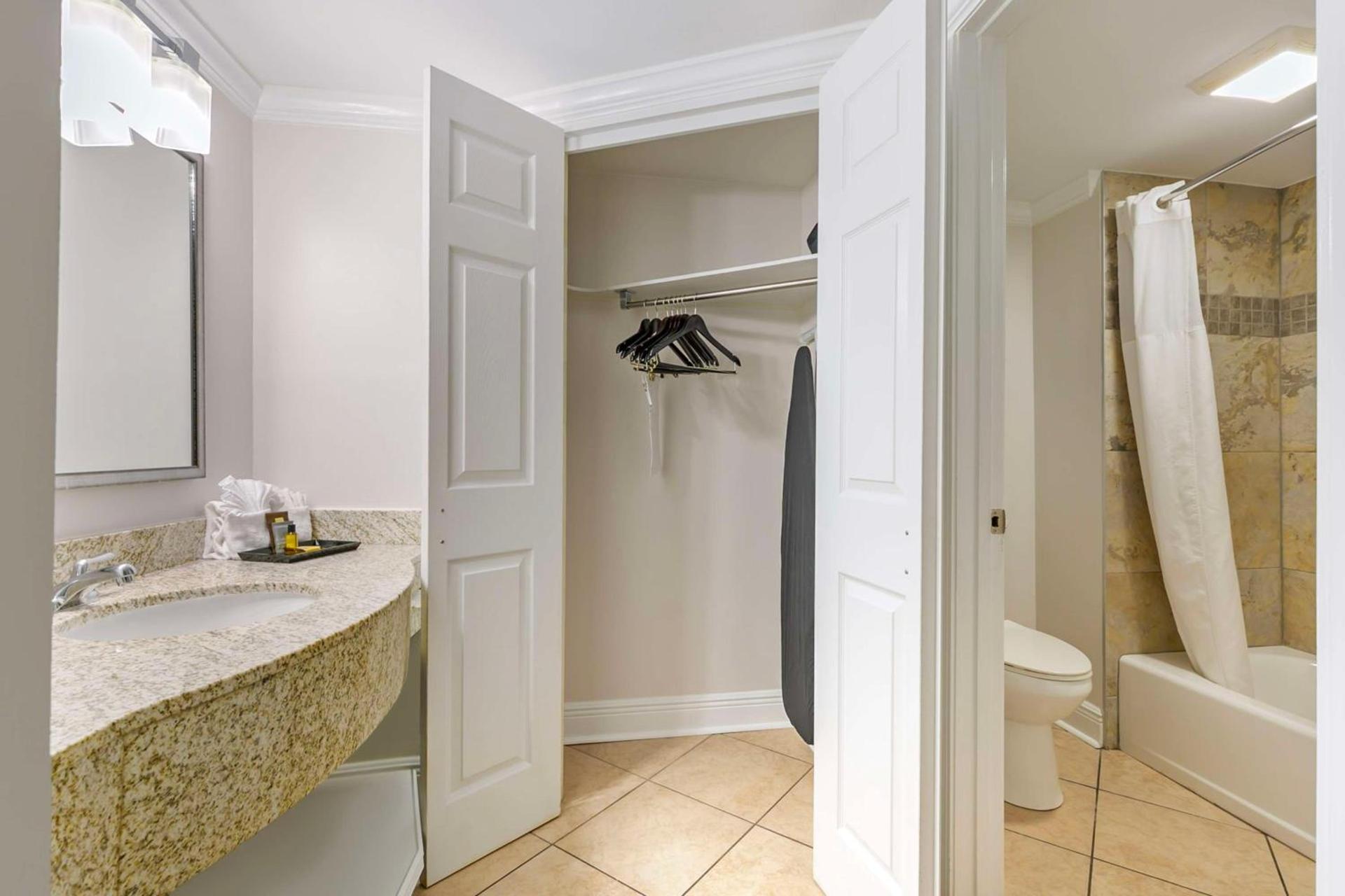 Best Western Plus Westbank photo 38
