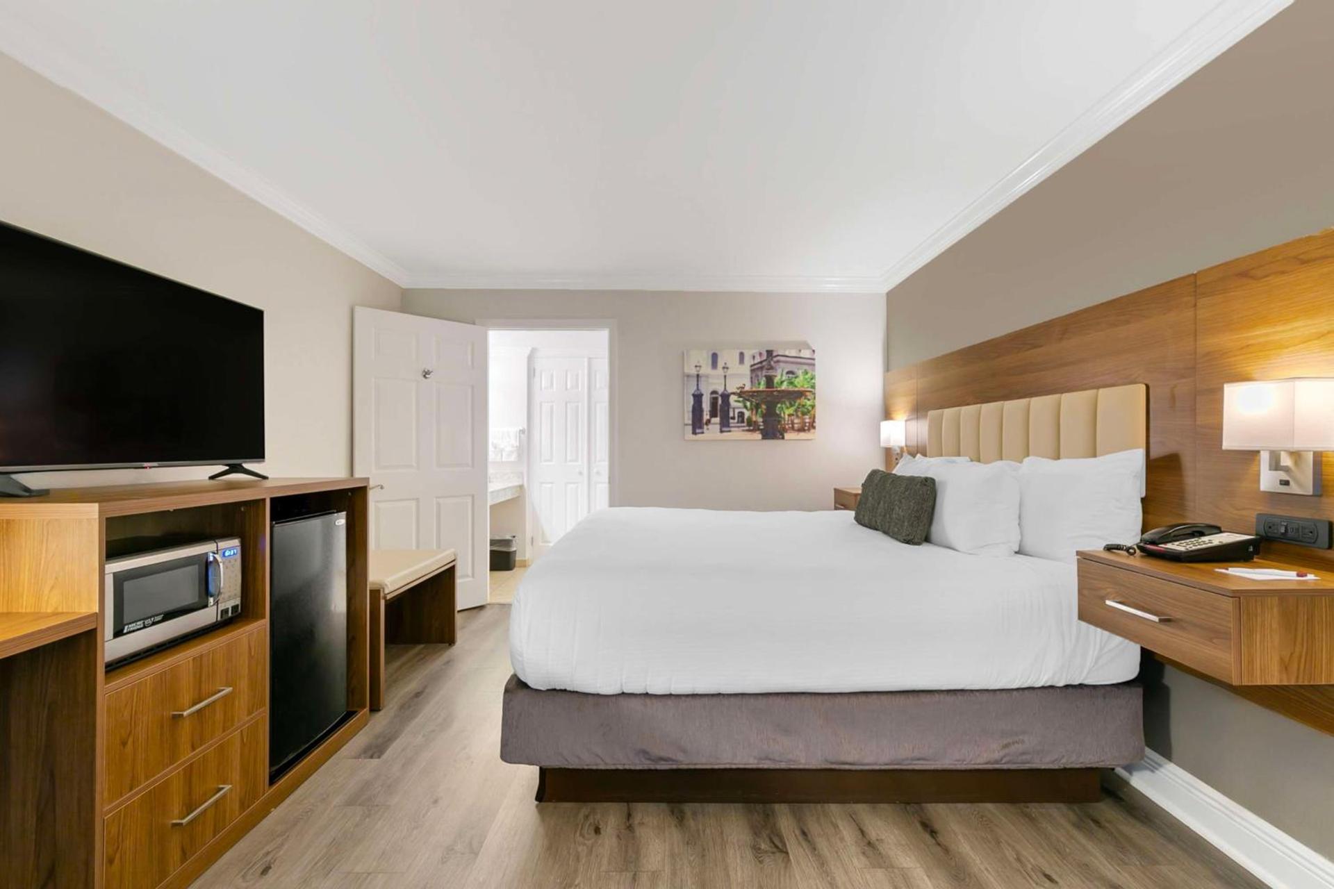 Best Western Plus Westbank photo 30