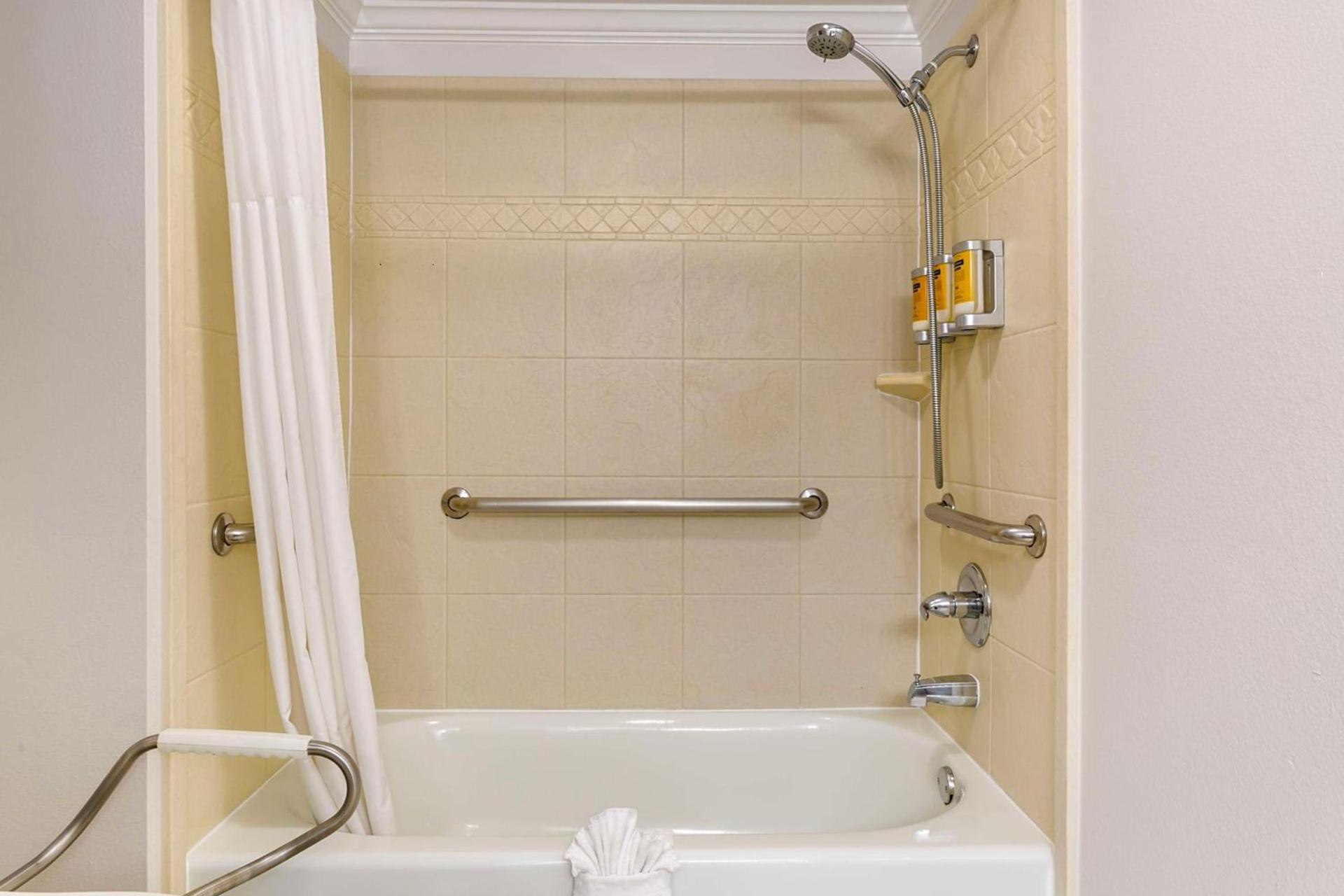 Best Western Plus Westbank photo 42