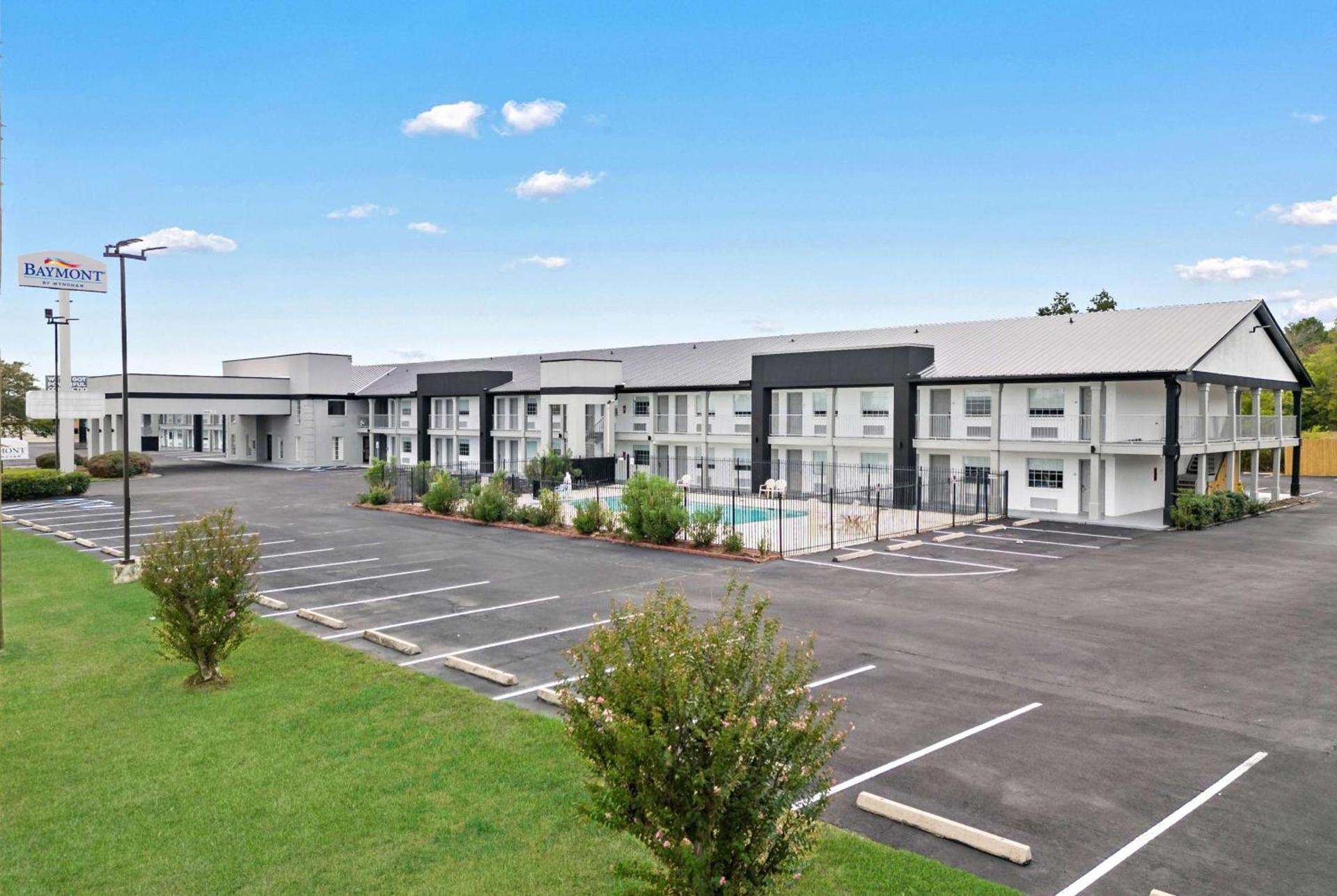 Baymont by Wyndham Beaumont photo 3