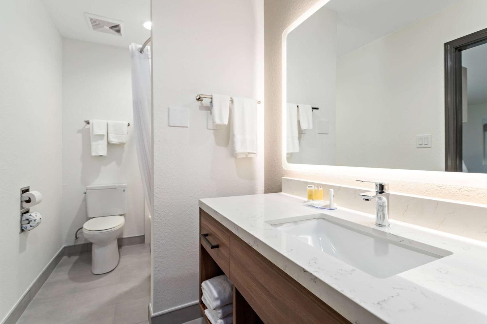 Baymont by Wyndham Beaumont photo 15