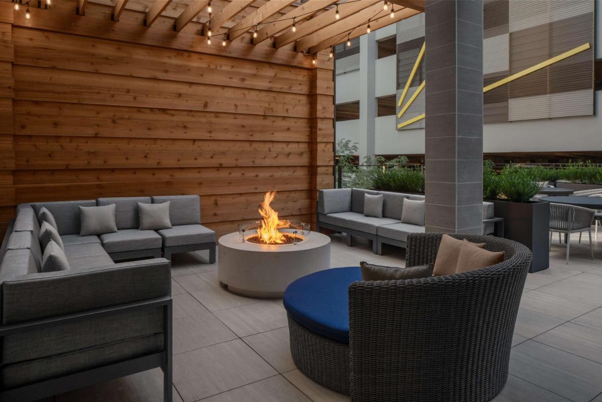 Homewood Suites By Hilton Charlotte Uptown First Ward photo 2