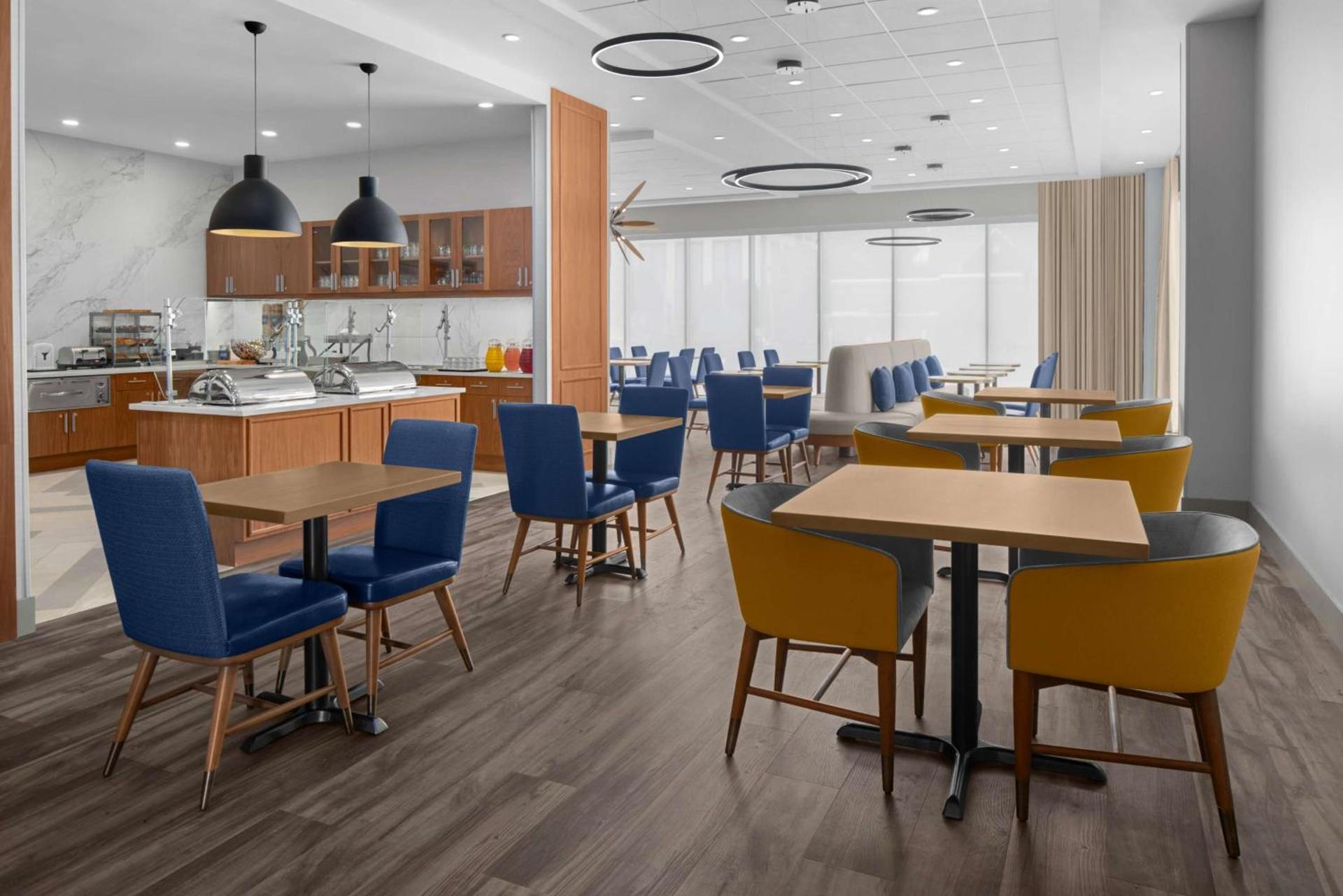 Homewood Suites By Hilton Charlotte Uptown First Ward photo 6