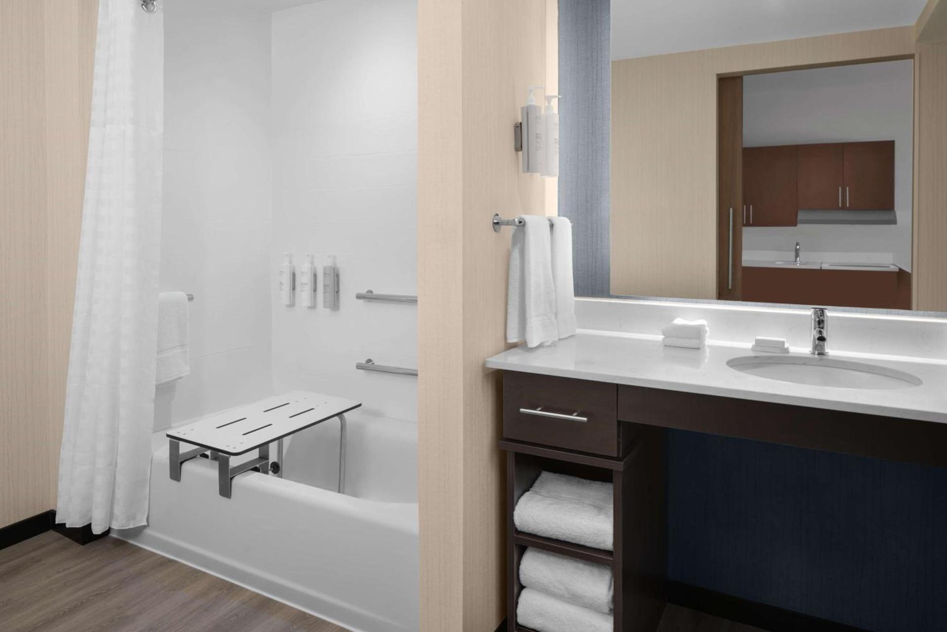 Homewood Suites By Hilton Charlotte Uptown First Ward photo 26